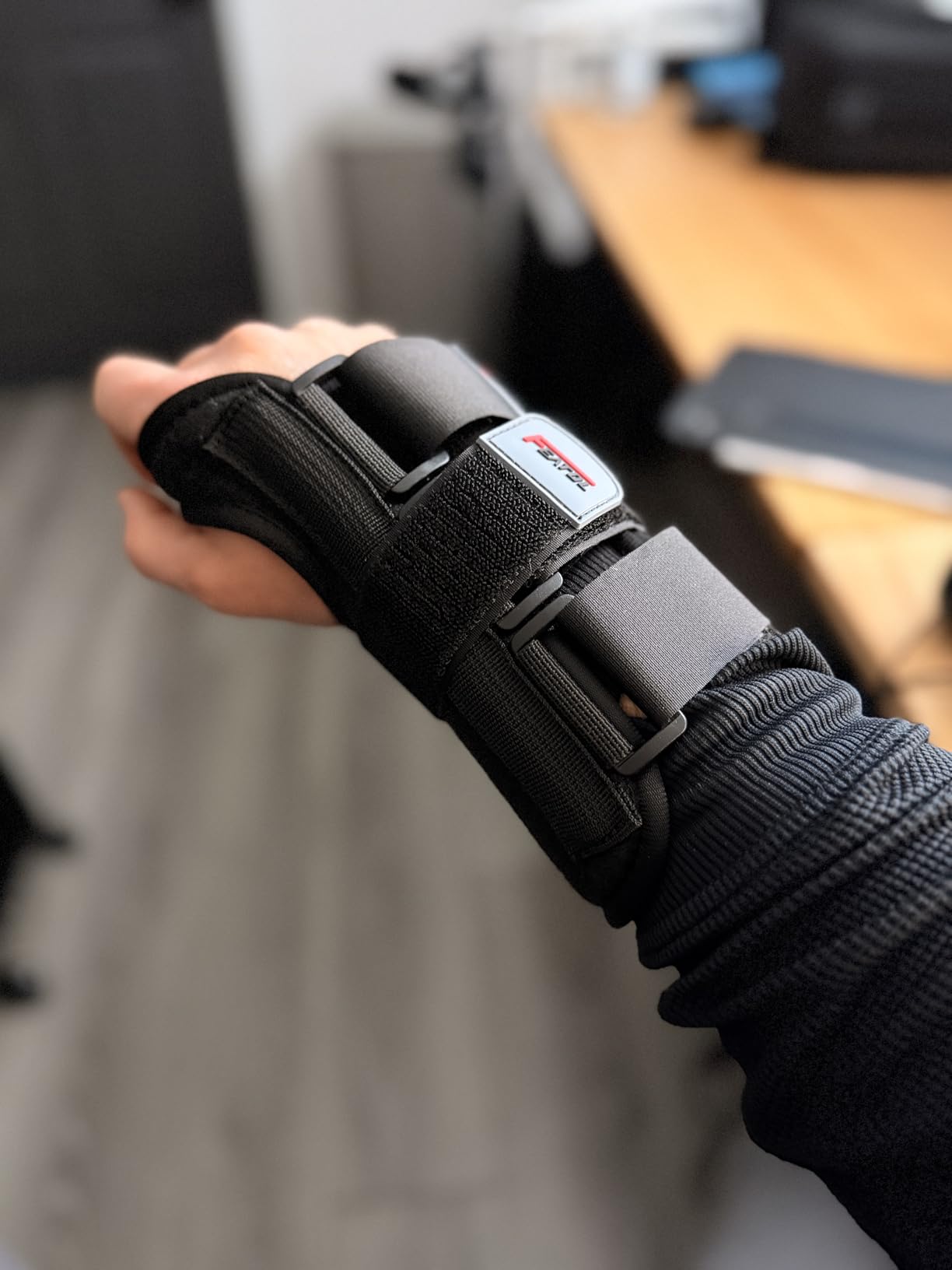 FEATOL Carpal Tunnel Wrist Brace Night Support 2 Pack - Wrist Splint for Pain Relief Tendonitis, Sprained, Arthritis - Metal Splint Stabilizer With Hand Brace -FOR Sleeping Women Men -Right&Left(M/L) customer photo 1