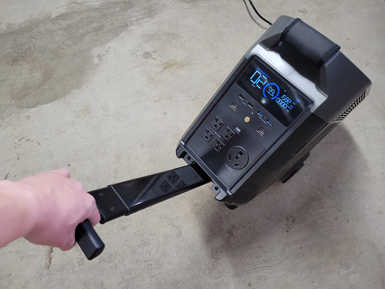 EF ECOFLOW Portable Power Station 3600Wh DELTA Pro, 120V AC Outlets x 5, 3600W, 2.7H Fast Charge, Lifepo4 Power Station, Solar Generator for Home Use, Power Outage, Camping, RV, Emergencies customer photo 2