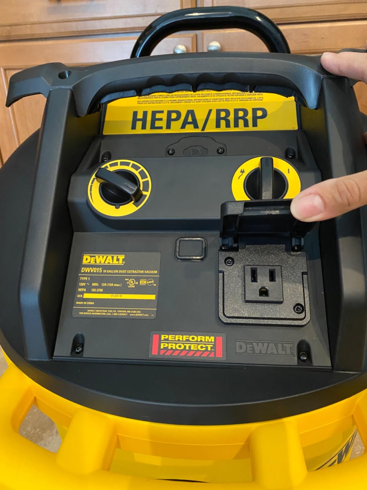 DeWalt 10 Gal. Dust Extractor with Automatic Filter Clean, Corded (DWV015) customer photo 2