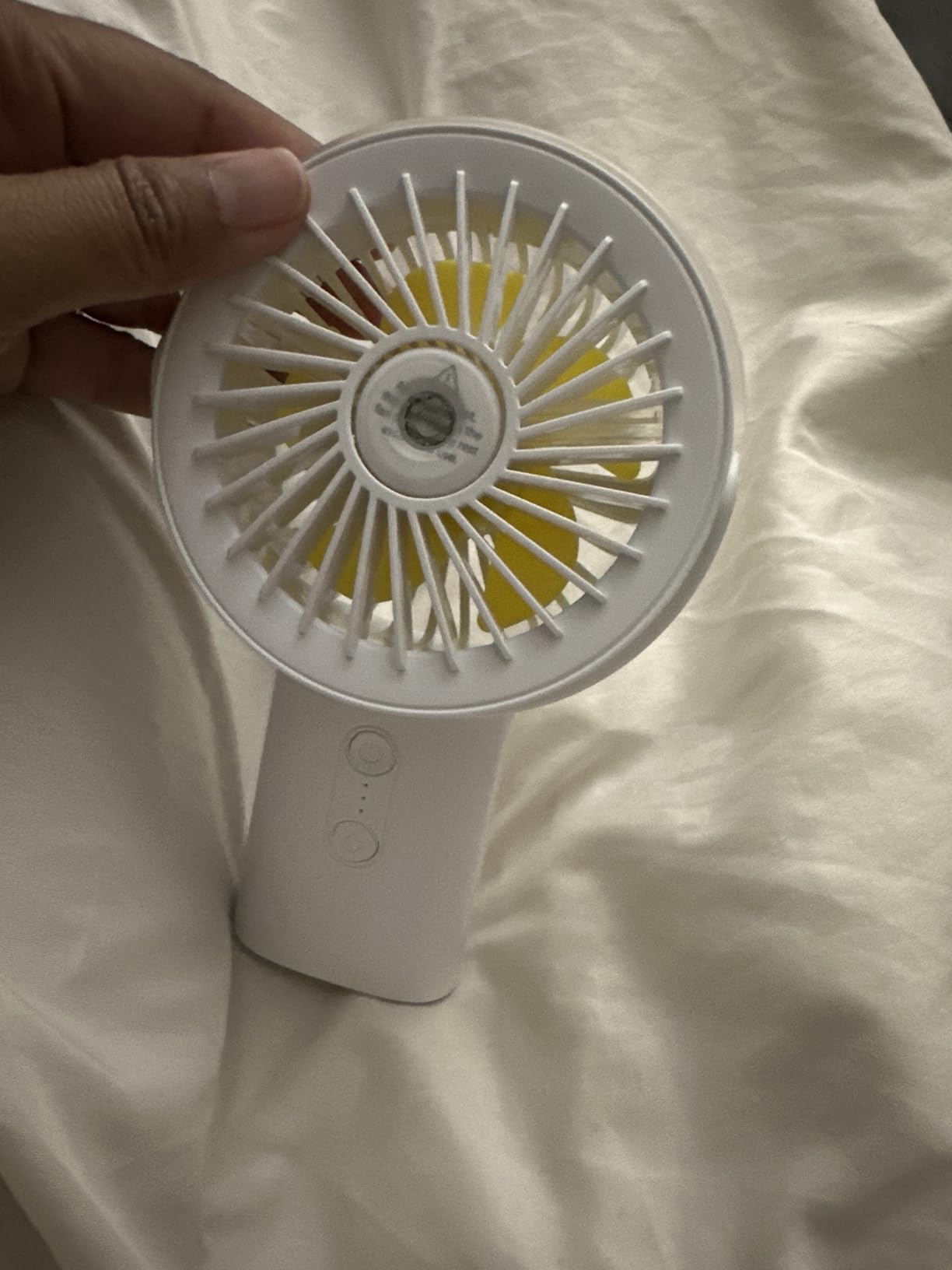 Otlonpe Handheld Misting Fan Portable, Small Personal Hand Held Rechargeable Mist Fan Water Spray, 4000mAh Battery Operated Hand Mister Fans 3-Speed, 4-15 Hrs Runtime for Travel Home Office Outdoor customer photo 1