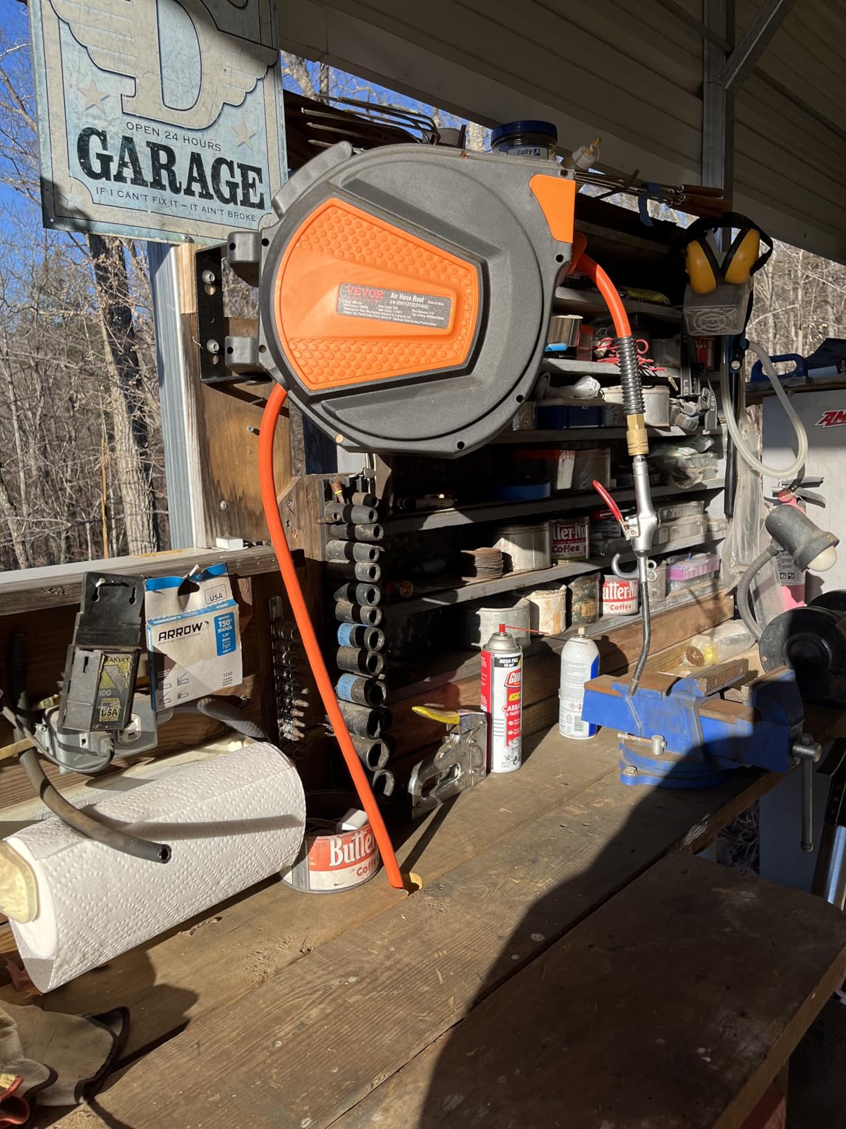 VEVOR Retractable Air Hose Reel, 3/8IN x 50FT Hybrid Air Hose Max 300PSI, Air Compressor Hose Reel with 5 ft Lead in, Ceiling/Wall Mount Enclosed Air Reel, 180° Swivel Mount customer photo 2