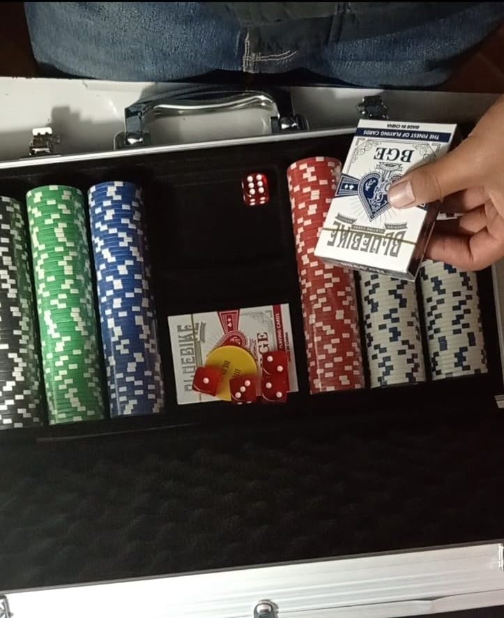 300-Piece Numbered Poker Chip Set - 11.5g Heavyweight Casino Style Chips with Denominations - Complete Texas Hold'em Kit with Aluminum Case, Decks & Dice for Beginners & Family Game Night customer photo 2