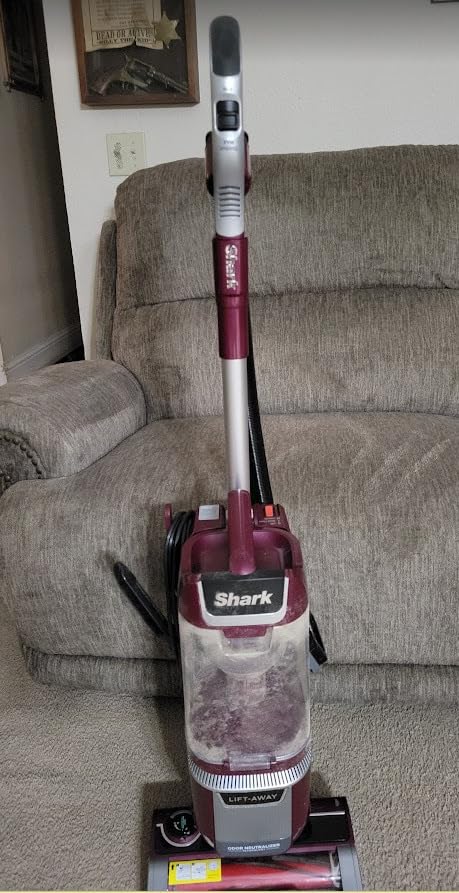 Shark LA702 Rotator Pet Lift-Away ADV Upright Vacuum with DuoClean PowerFins HairPro & Odor Neutralizer Technology, Wine Purple customer photo 2