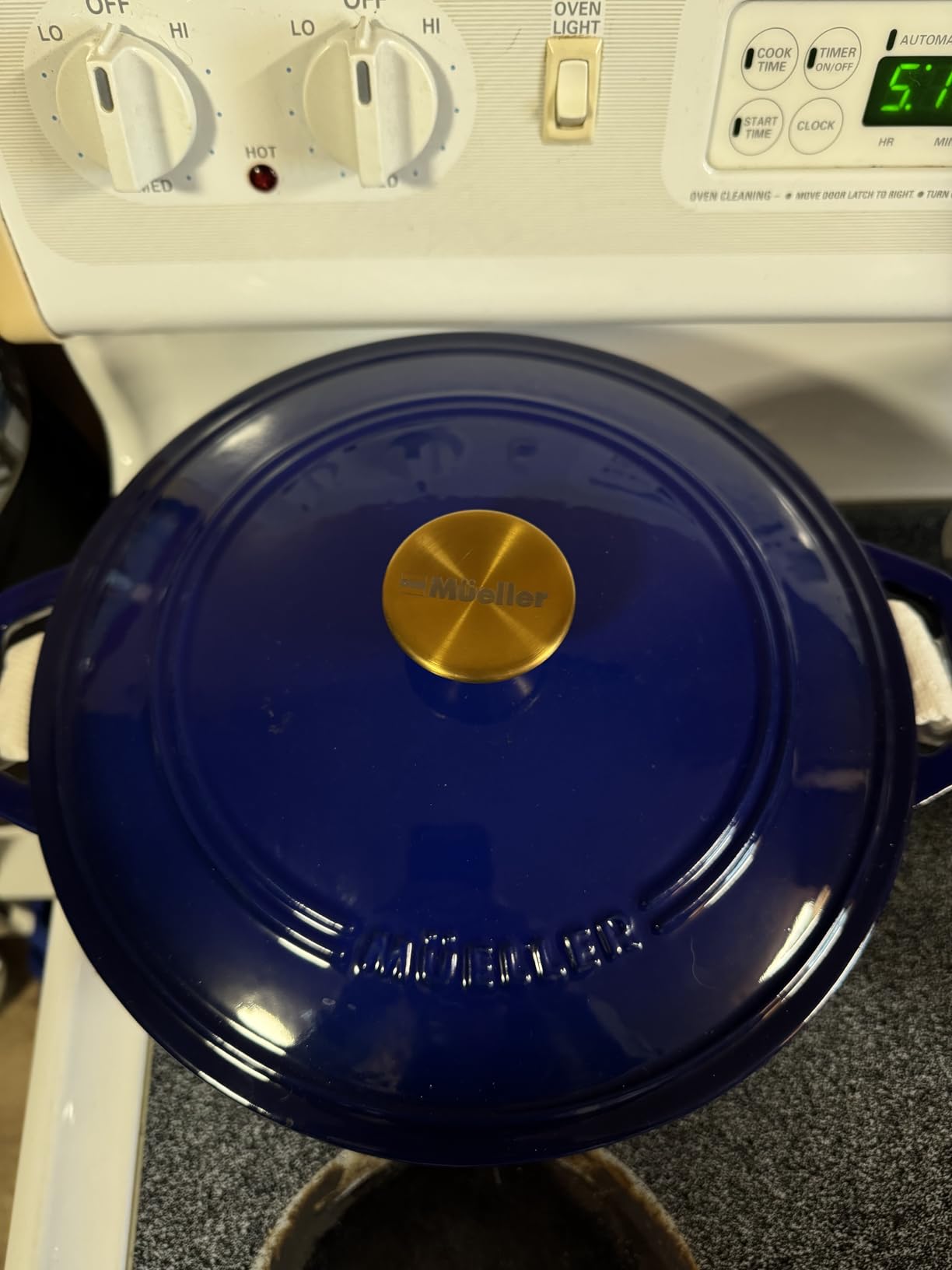 Mueller DuraCast 6 Quart Enameled Cast Iron Dutch Oven Pot with Lid, Heavy-Duty, Oven Safe up to 500F & Across All Cooktops, Wedding Registry Ideas & Gifts, Emerald customer photo 2