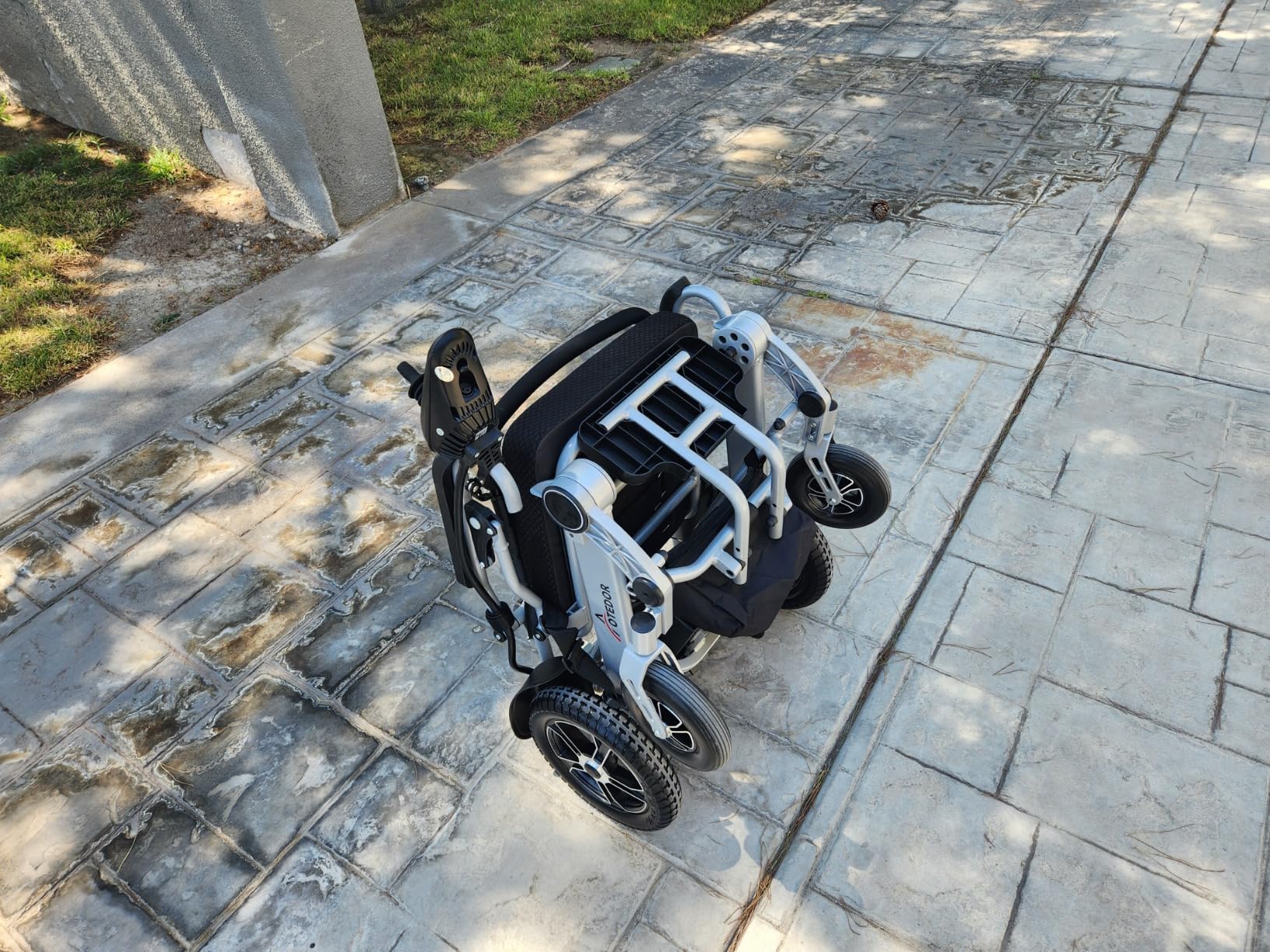 Aotedor 30 Miles Long Travel Range, Electric Wheelchair for Adults Power Wheelchairs Lightweight Foldable All Terrain Motorized Wheelchair for Seniors Compact Portable Airline Approved customer photo 2