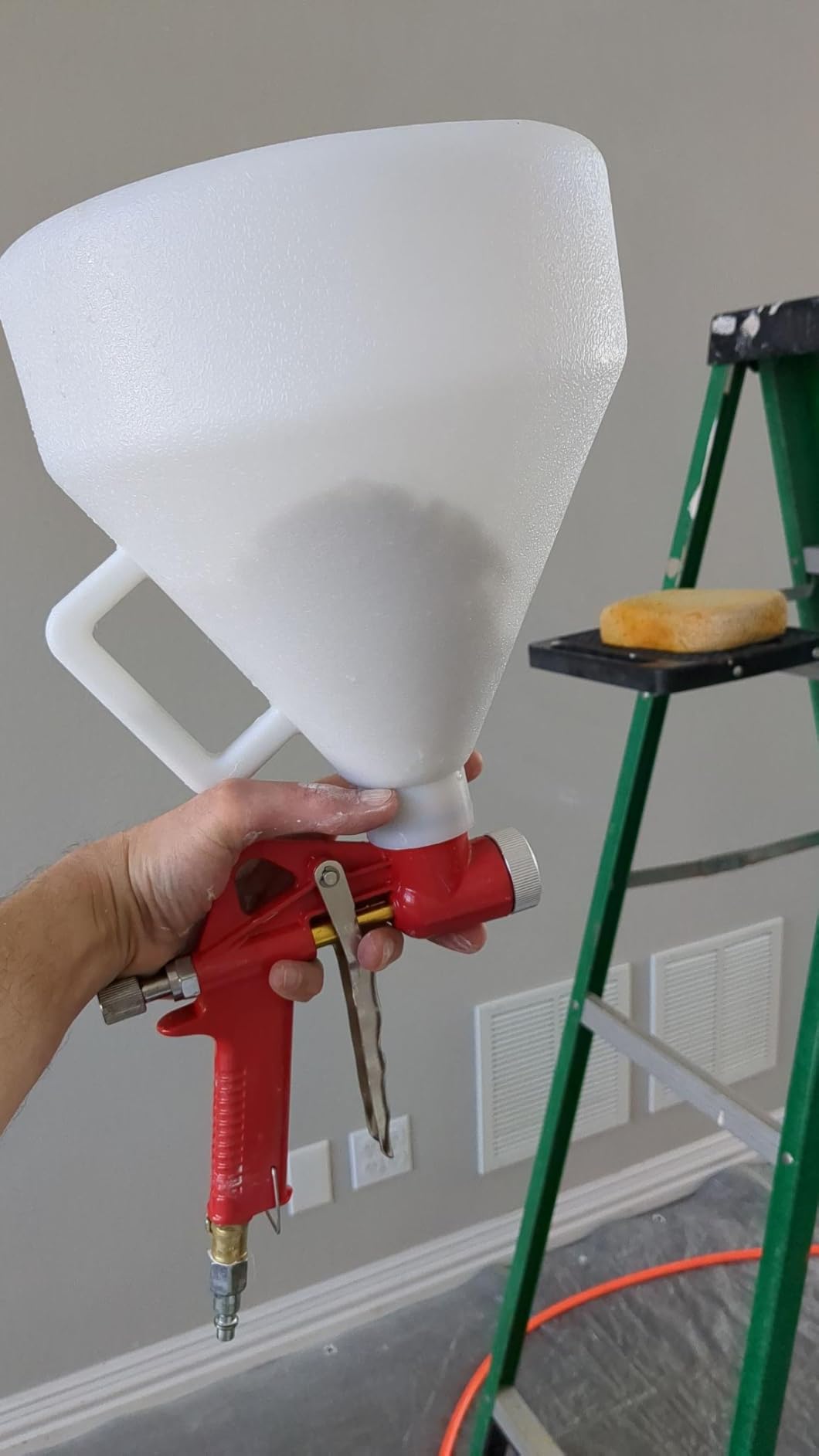 Texture Drywall Sprayer,Air Hopper Spray Guns Paint with 1.5 Gallon Hopper Includes 3 Nozzles(4.0mm/6.0mm/8.0mm) Air Texture Gun for Walls,Ceiling,Stucco Mud,Knockdow,Spray Gun customer photo 1