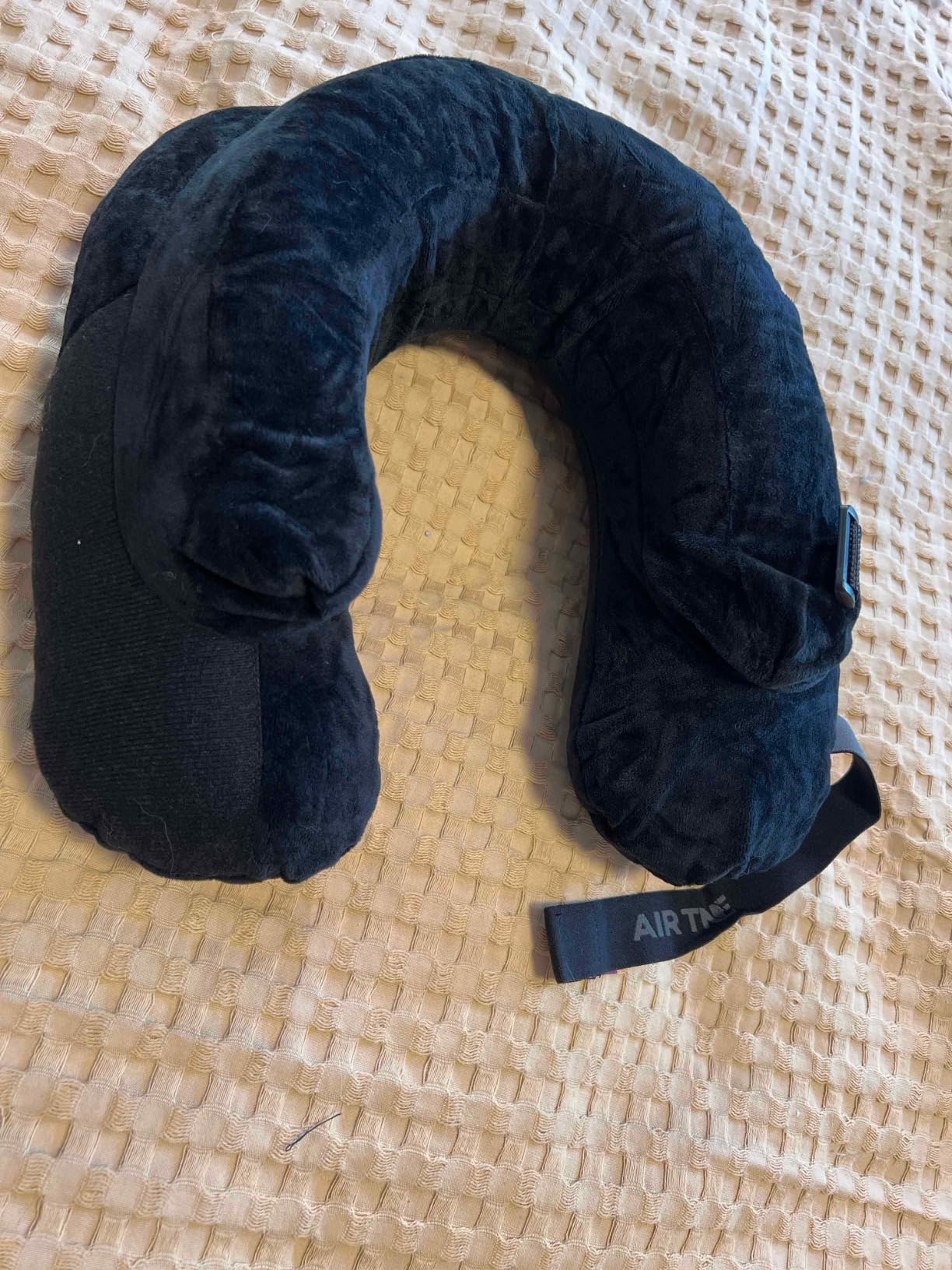 Cabeau Inflatable Travel Pillow - Air TNE - Adjustable, Lightweight, and Supportive for Sleeping on Airplanes, Trains, and Cars- Customized Fit and Compact Carrying Case (Royal Blue) customer photo 1