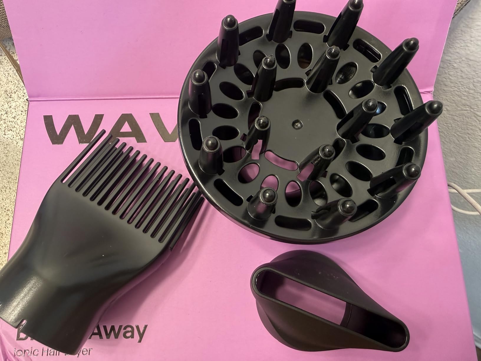 Wavytalk Hair Dryer with Diffuser, Blown Away Ionic Hair Dryer for Curly Hair with Comb, 1875W Fast Drying Blow Dryer with Ceramic Technology, 3 Attachments for All Hair Types, Light and Quiet, Black customer photo 2