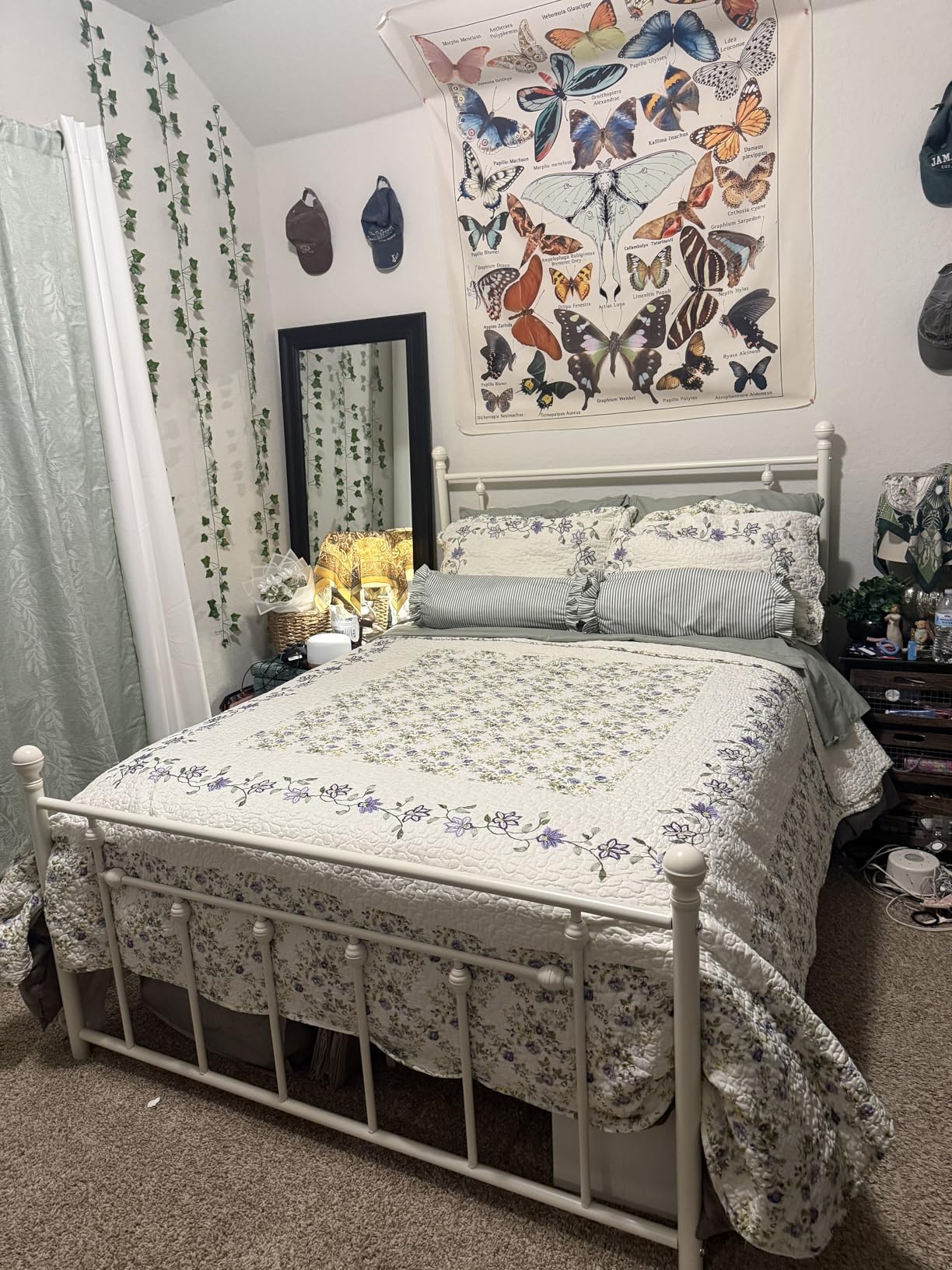 Allewie 14 Inch Queen Size Metal Platform Bed Frame with Victorian Vintage Headboard and Footboard, Mattress Foundation, Under Bed Storage, No Box Spring Needed, Easy Assembly, Noise Free, Black customer photo 1
