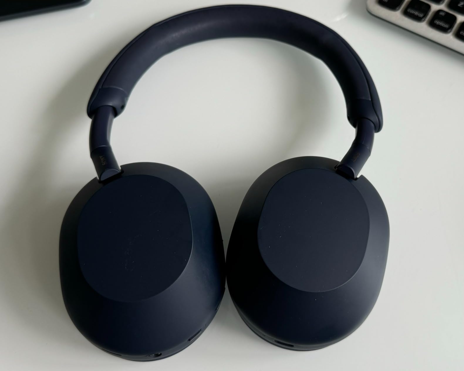 Sony WH-1000XM5 Wireless Industry Leading Headphones with Auto Noise Canceling Optimizer, Crystal Clear Hands-Free Calling, and Alexa Voice Control, Midnight Blue WH1000XM5 (Renewed) customer photo 1