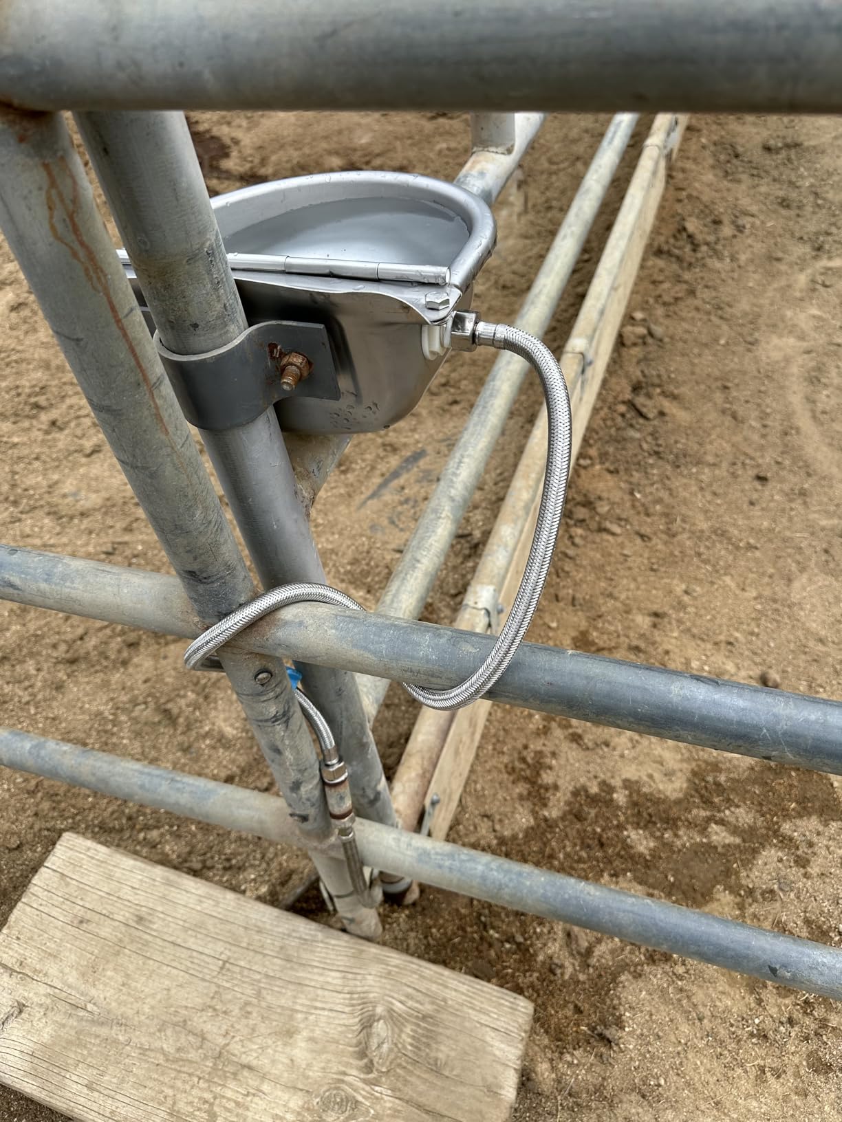 Automatic Animal Drinking Water Bowl, 304 Stainless Steel Waterer for Dog Horse Goat Pig Cow, Livestock Water Trough Dispenser with Pipe Hose, 2 Float Valves customer photo 2