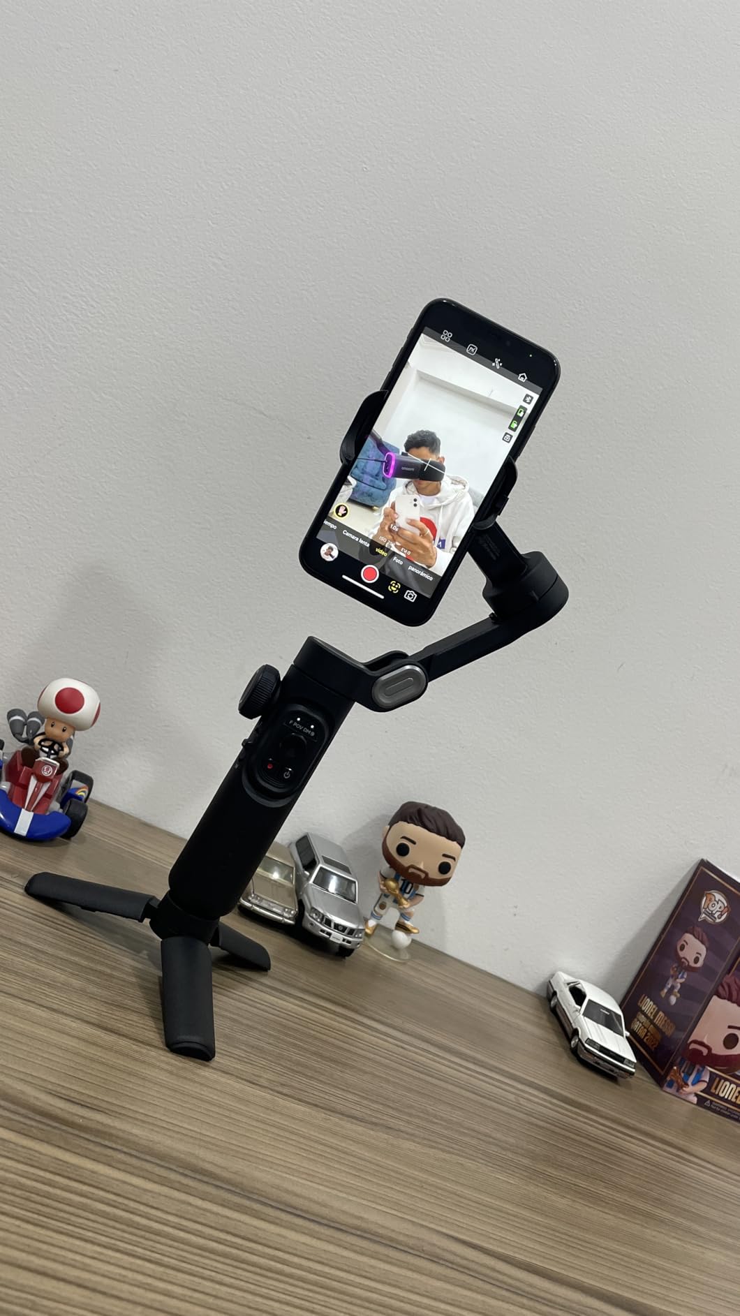 AOCHUAN Phone Gimbal Stabilizer, 3-Axis Smartphone Foldable Handheld Gimbal for iPhone with Focus Wheel, TikTok/YouTube Vlog Stabilizer for iPhone 17/16/15/14/13 Pro Max & Android - Smart XE customer photo 1