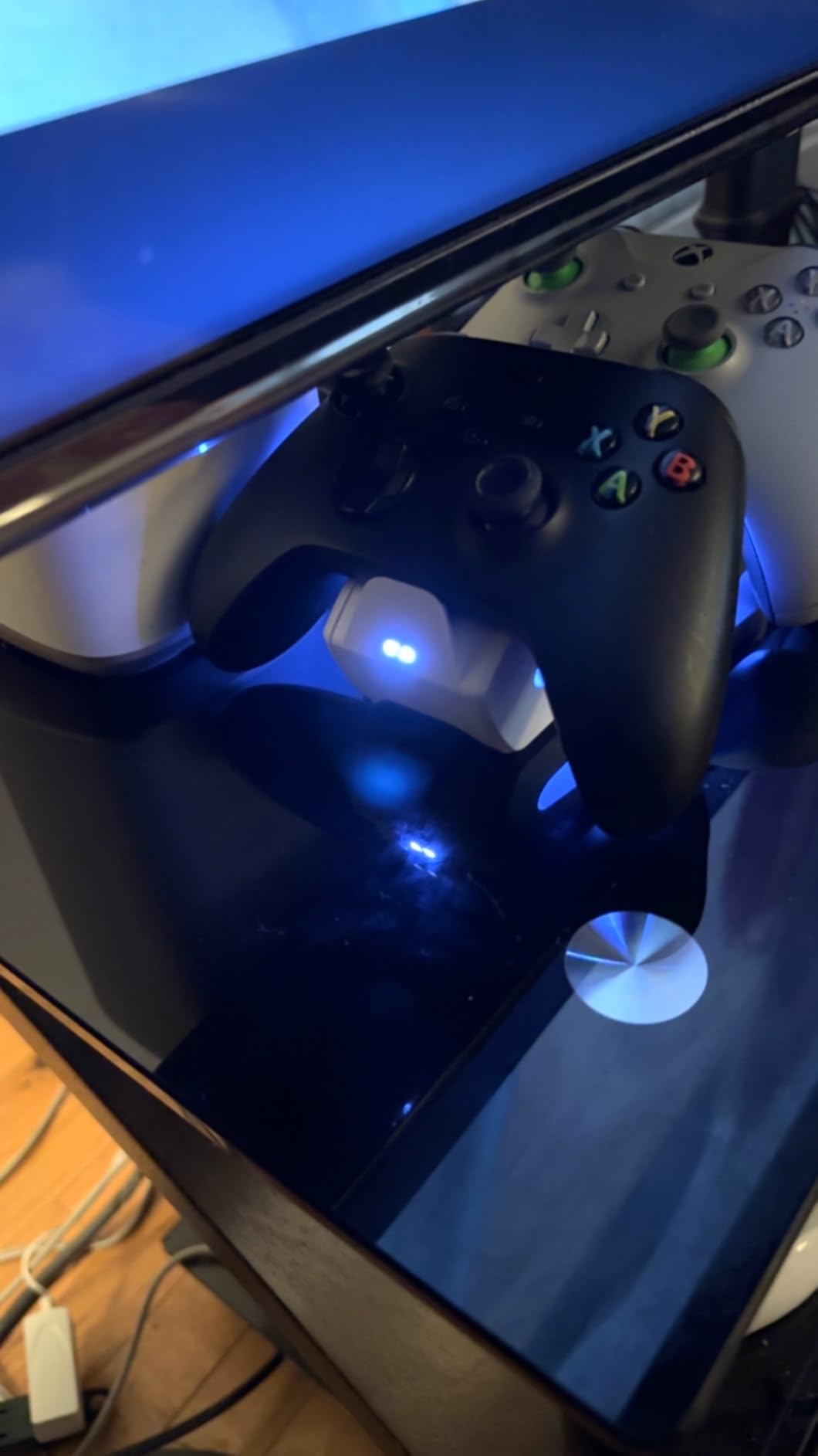 PowerA Solo Charging Stand for Xbox Series X|S - Black, Works with Xbox One, Charging Station for Xbox Wireless Controller, Officially Licensed customer photo 1