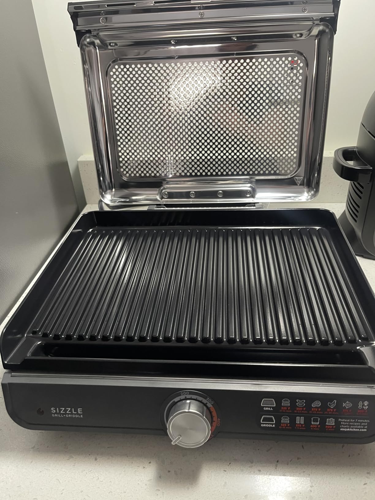 Ninja Griddle and Indoor Grill, 14'', Electric Grill, For Steak, Burgers, Salmon, Veggies, and More, Pancake Griddle, Nonstick, Dishwasher Safe, 500F, Even Cooking, Silver, GR101 customer photo 1