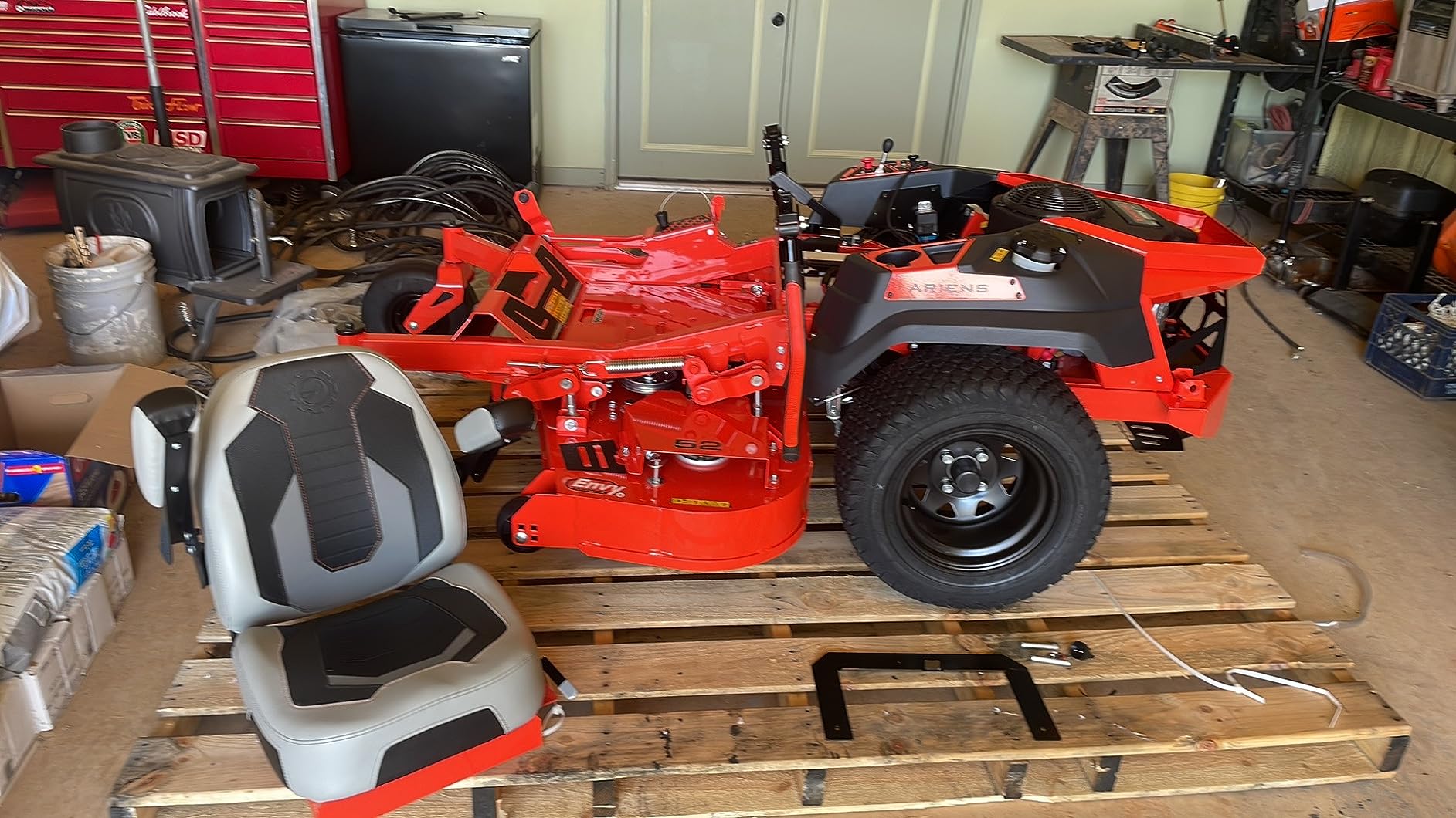 Ariens APEX (52