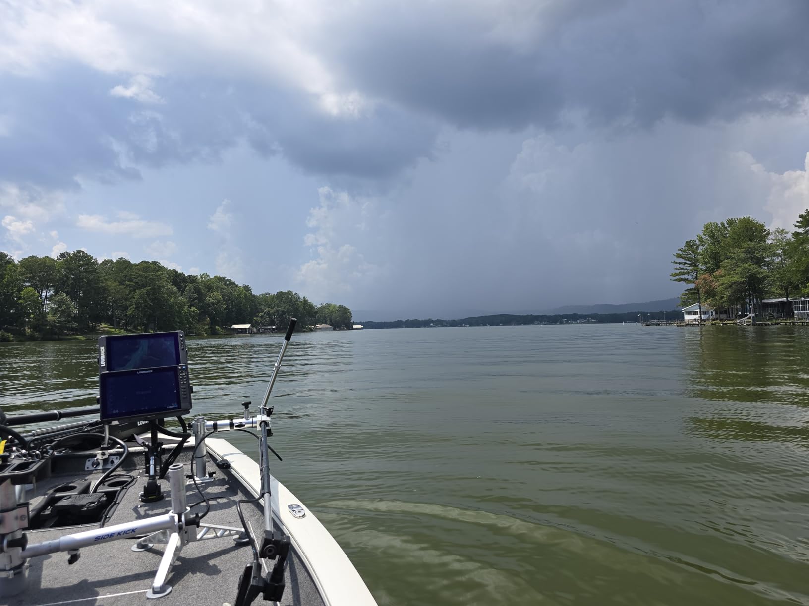 Lowrance HDS PRO Fishfinder/Chartplotter with Smartphone Integration and Preloaded C-MAP U.S. & Canada Charts customer photo 3