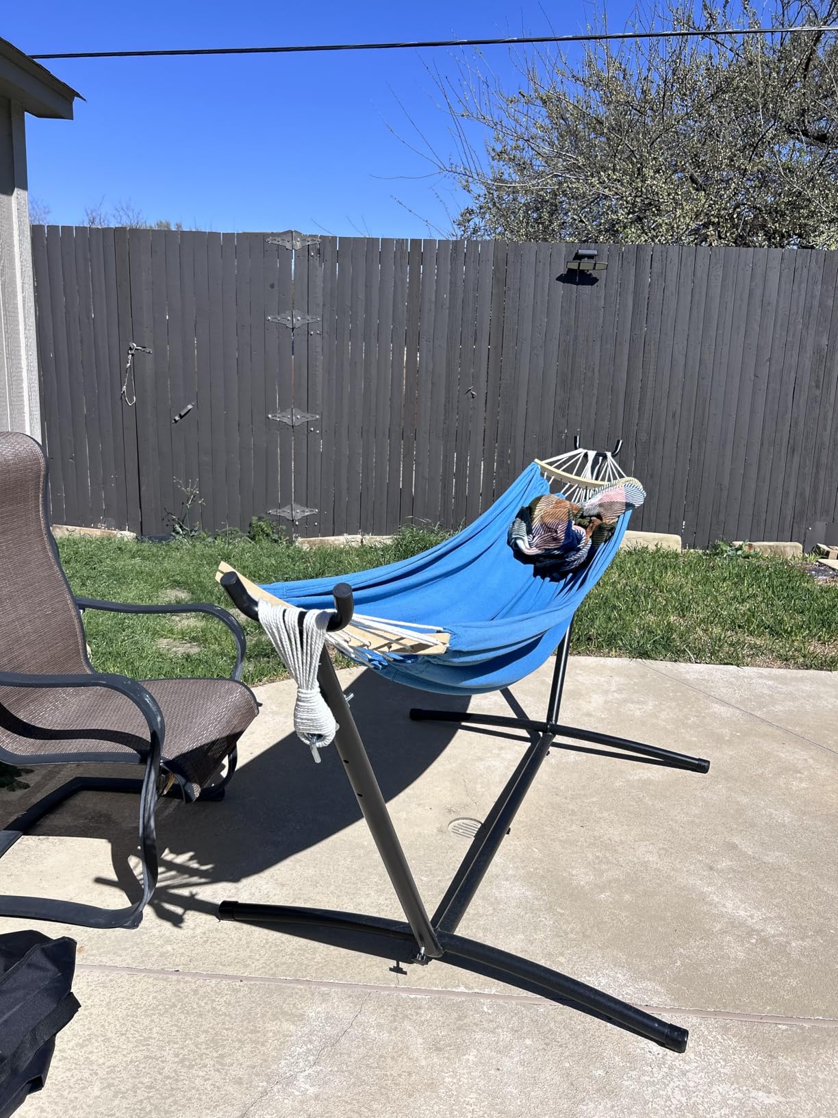 SZHLUX Double Hammock with Stand Included 450lb Capacity Steel Stand, Premium Carry Bag Included and Two Anti Roll Balance Beam, Portable Hammock with Stand for Backyard, Camping, Garden Brown Stripes customer photo 1