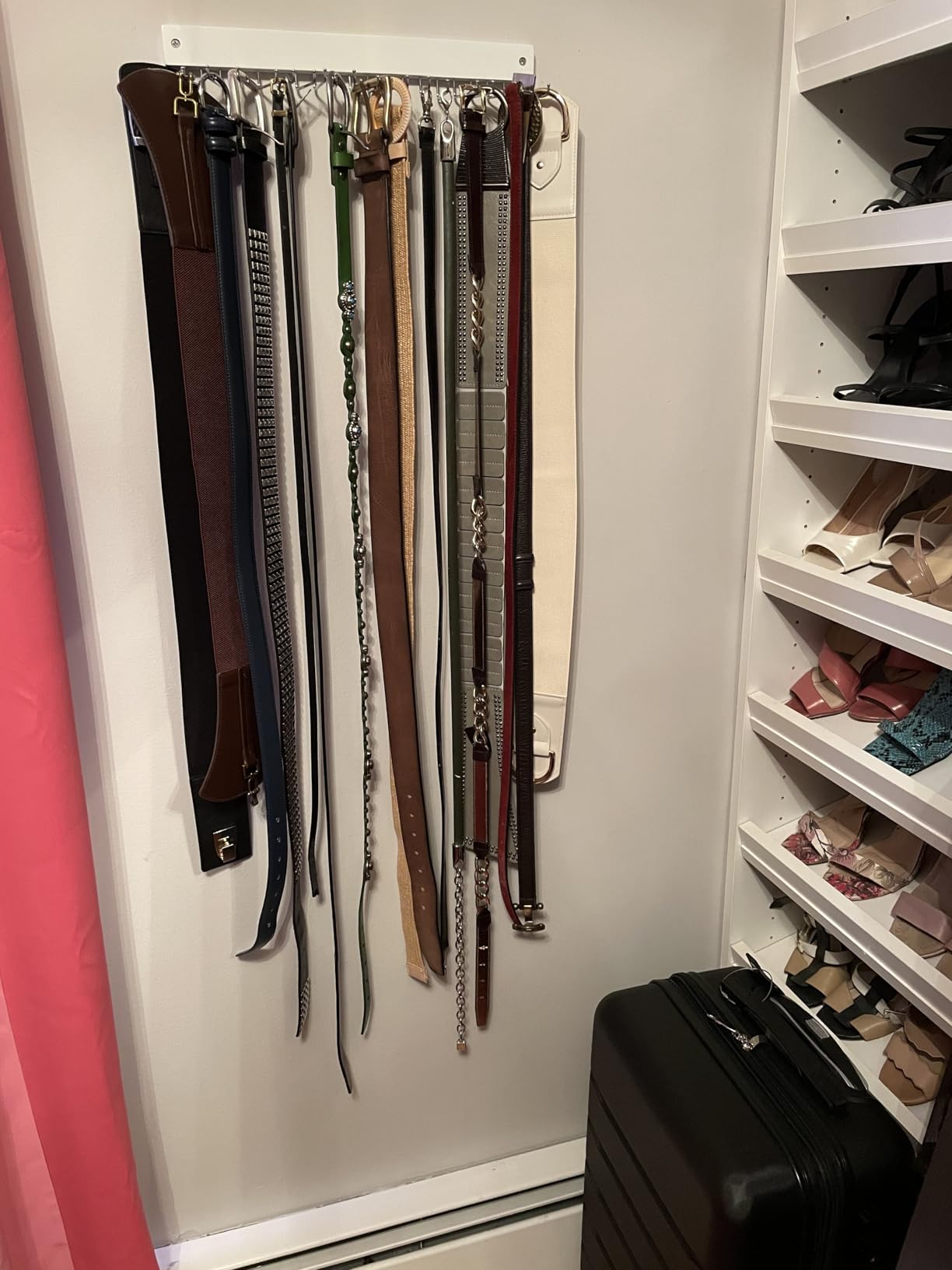 Tie Rack Wall Mounted, Belt Rack Tie Organizer for Men with 20 Storage Hooks, Non Slip 180 Degree Rotating Tie Holder Belt Hanger for Closet/Wall Mount customer photo 1