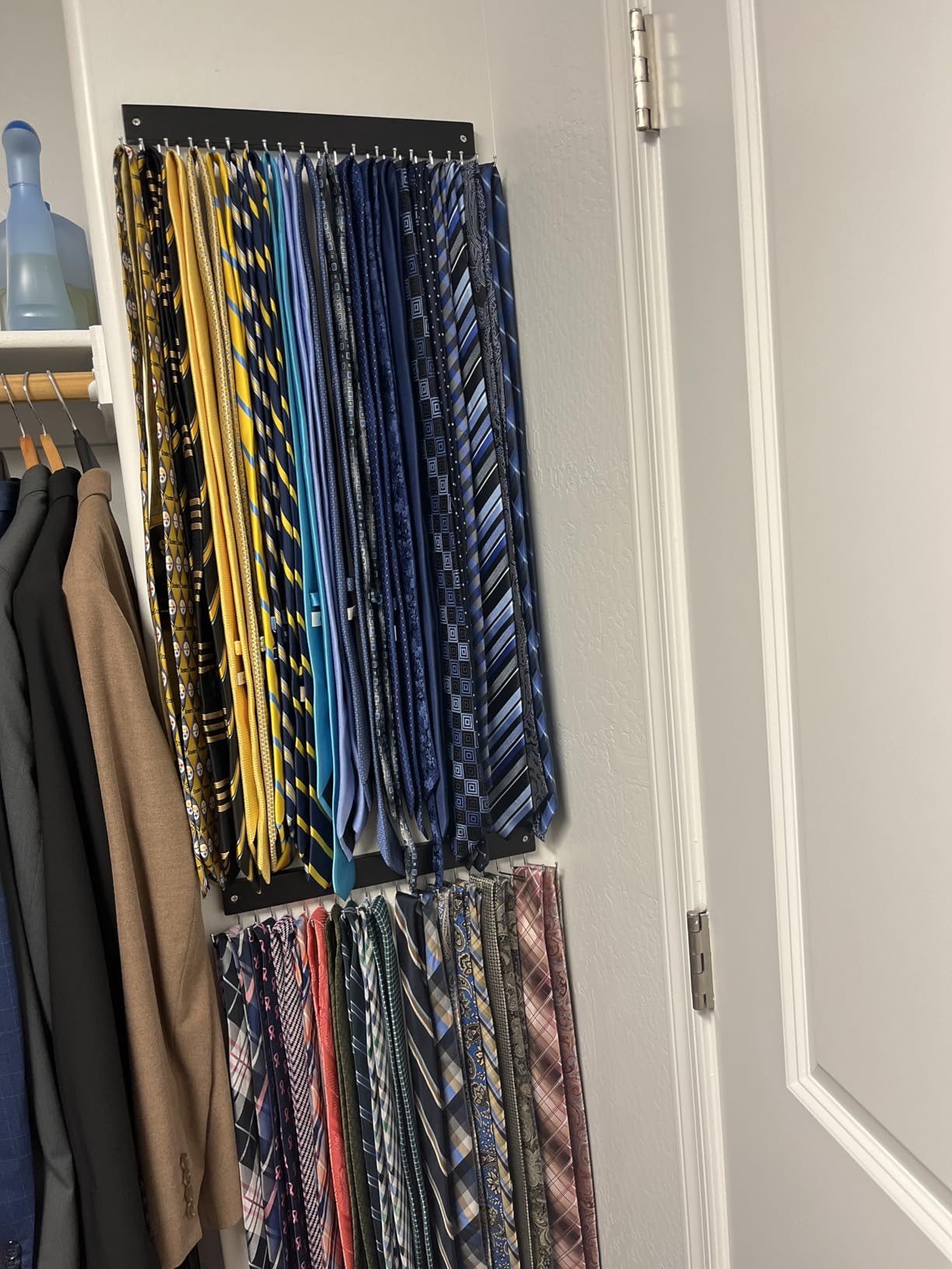 Tie Rack Wall Mounted, Belt Rack Tie Organizer for Men with 20 Storage Hooks, Non Slip 180 Degree Rotating Tie Holder Belt Hanger for Closet/Wall Mount customer photo 2