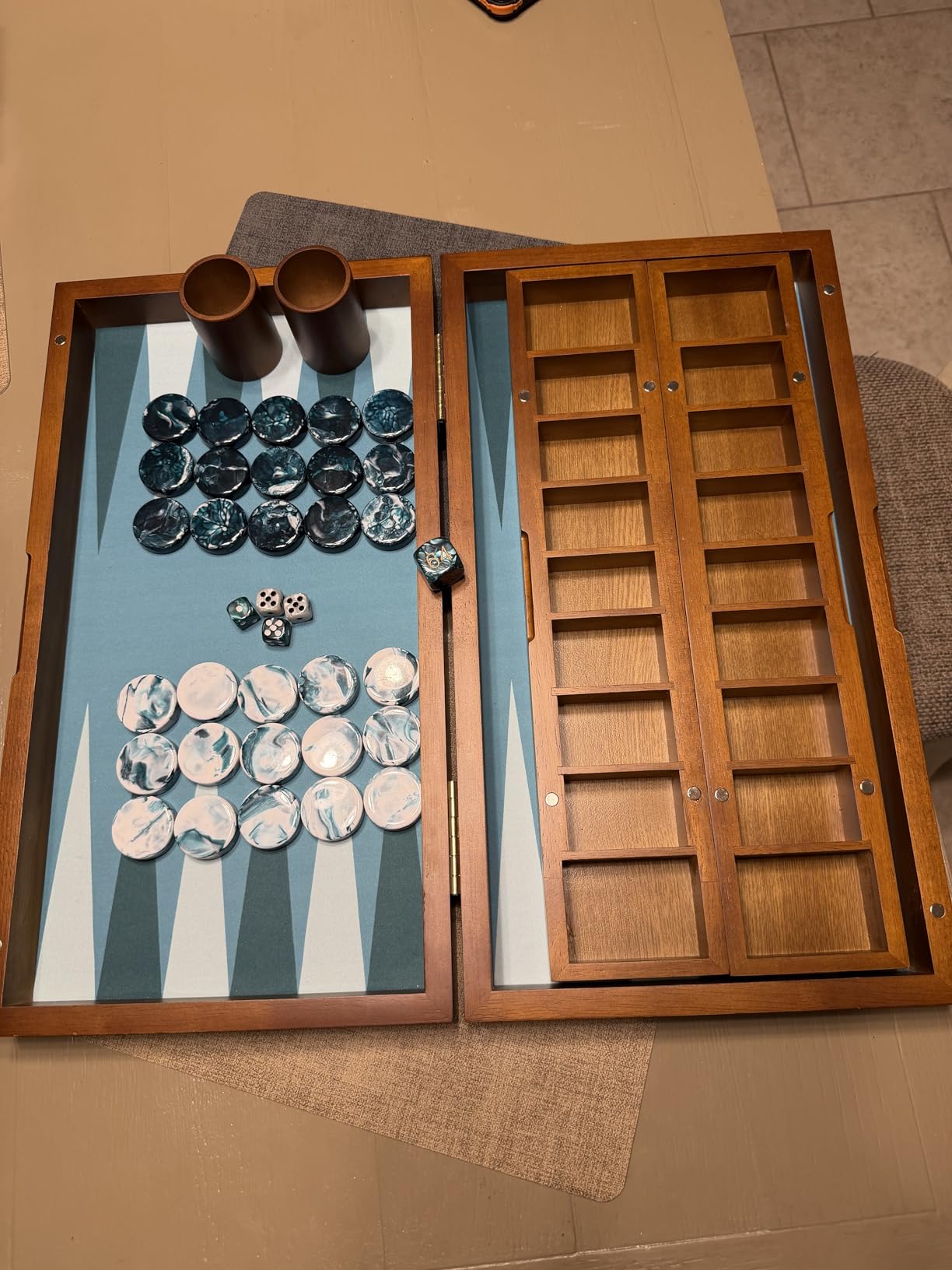 20 Inch Large Backgammon Sets for Adults, Green Backgammon Board, Solid Wood. Removable Accessory Tray, Premium 1.5 Inch Checkers & Dice Set, Backgammon Game Set Backgammon Table customer photo 2