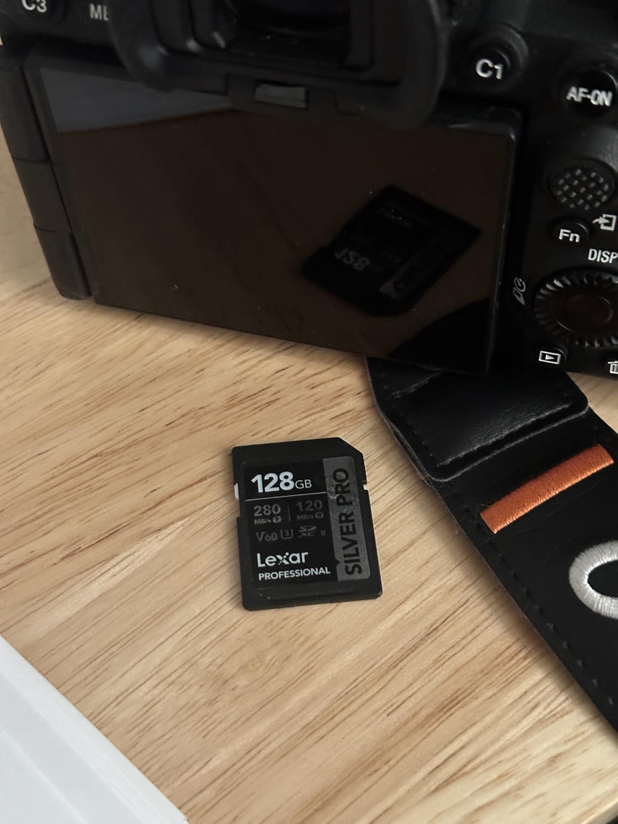 Lexar 128GB Silver PRO SD Memory Card, 280MB/s Read, 4K, V60, U3, UHS-II | Compatible w/ Canon, Sony, Nikon, Ideal for Professional Photographer, Videographer, Enthusiast customer photo 1