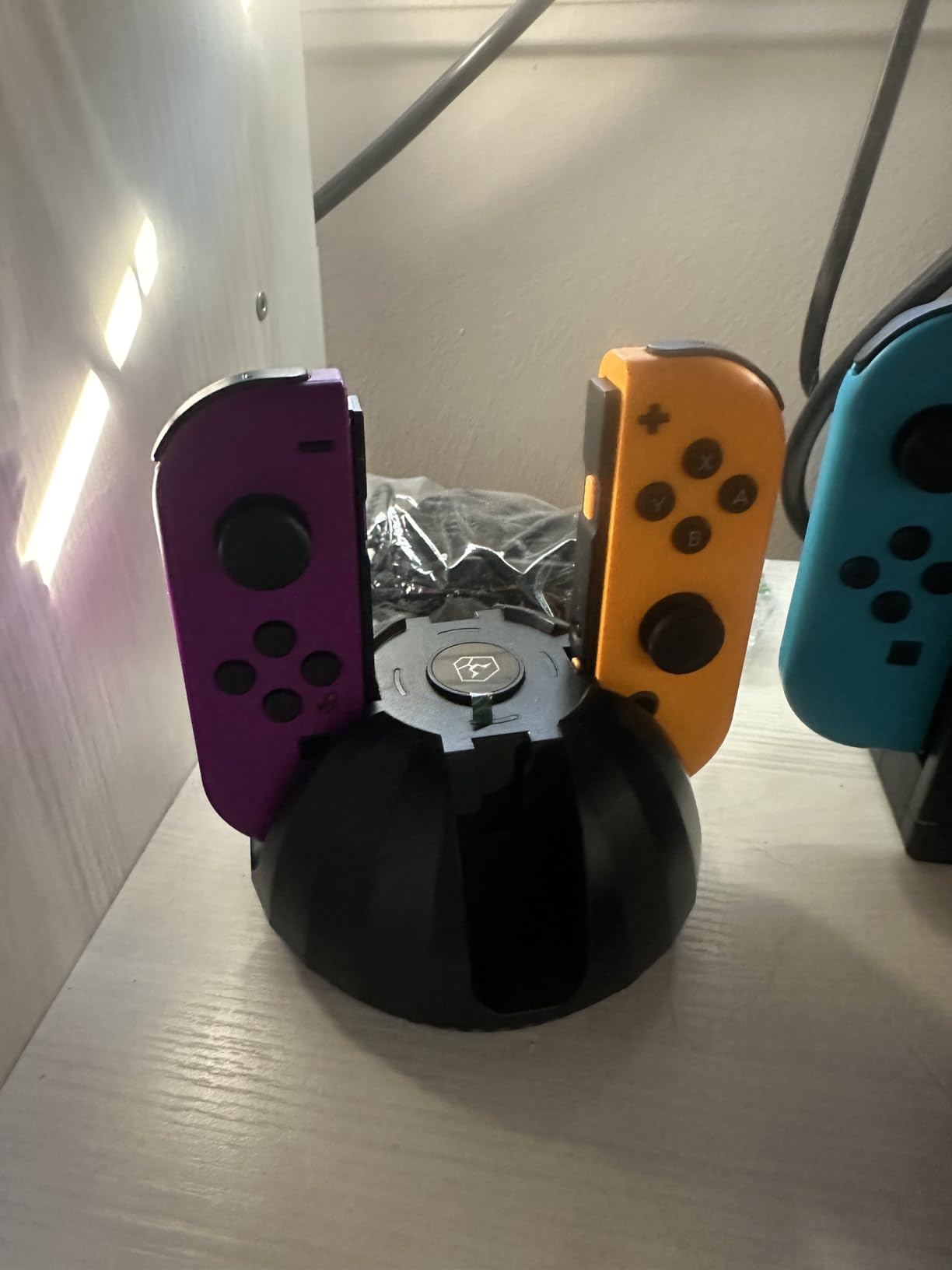 Switch Controller Charging Dock for Nintendo OLED Joycon, Charger Station with Switch 1 JoyCon, 4 in 1 Joycon Charging Dock for Joy Con with LED Indication and USB Type-C Charger Cable customer photo 1