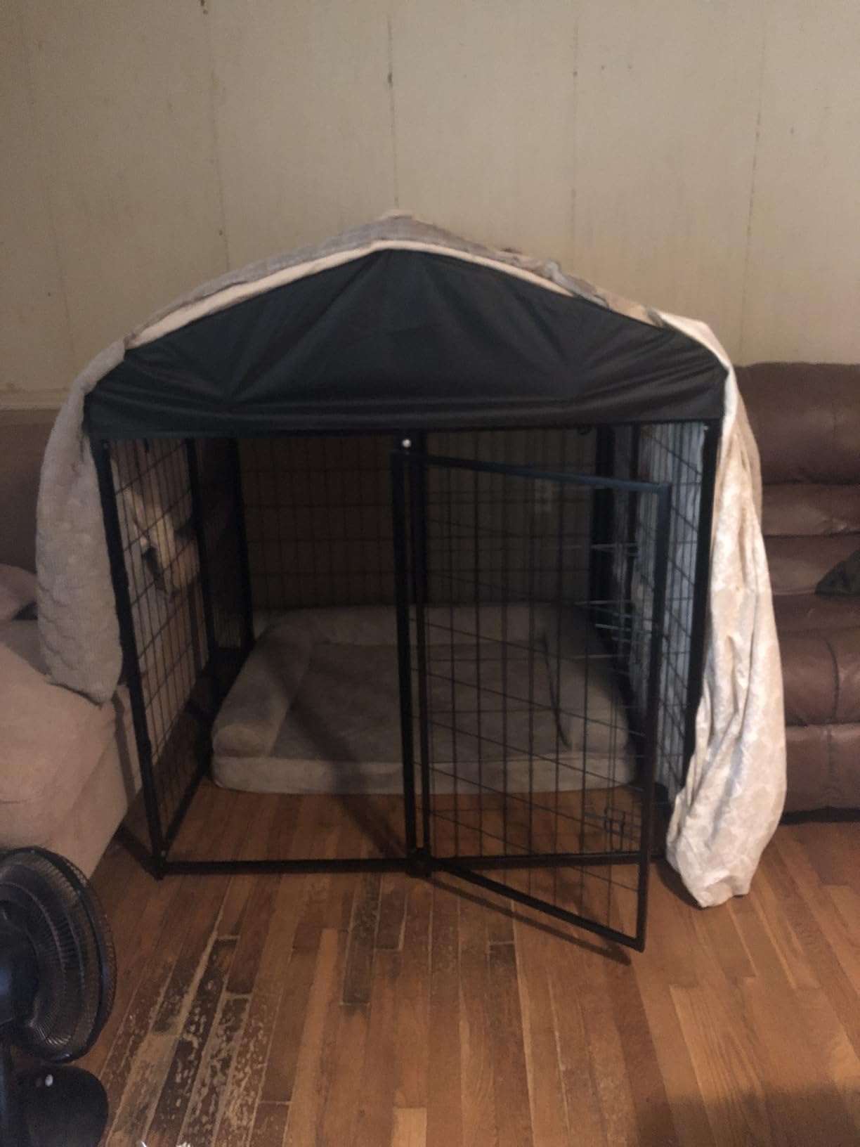 Dog Kennel Outdoor with Roof, 4'x4.2'x4.5' Welded Wire Dog Enclosures for Outside, Heavy Duty Dog Crate with UV-Resistant Waterproof Cover customer photo 1
