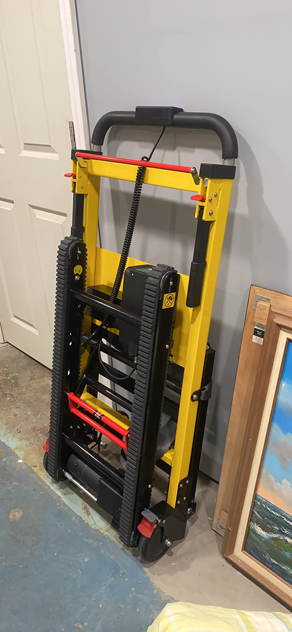 Electric Stair Climbing Hand Trucks with Removable Extension Tray, 440lbs max Load Capacity Folding Stair Climbing Dolly Takes 1500 Steps Stairs with Rubber Tracks for Easy up/Down Stairs customer photo 1