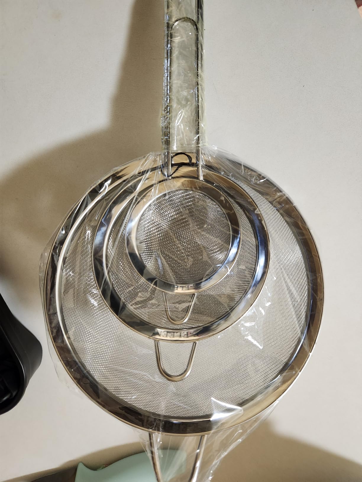 ELEEN Premium Stainless Steel Fine Mesh Strainers for Kitchen 3-Piece Set with Non-Slip Handle, Small, Medium and Large Sieves, Colanders and Sifter for Sifting, Straining, Pastas Tea, Rice Vegetables customer photo 1