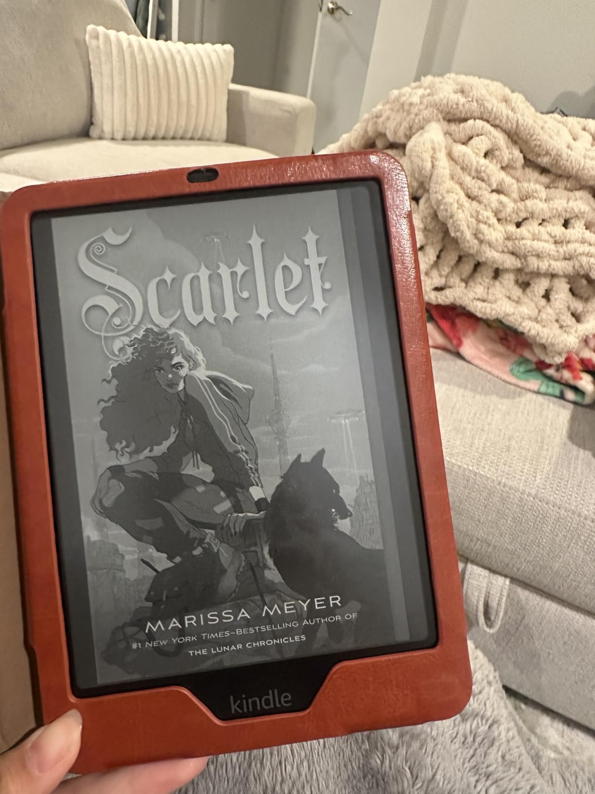 Like-New Amazon Kindle Paperwhite Signature Edition 32GB - 20% faster with auto-adjusting front light, wireless charging, and weeks of battery life - Metallic Black customer photo 1