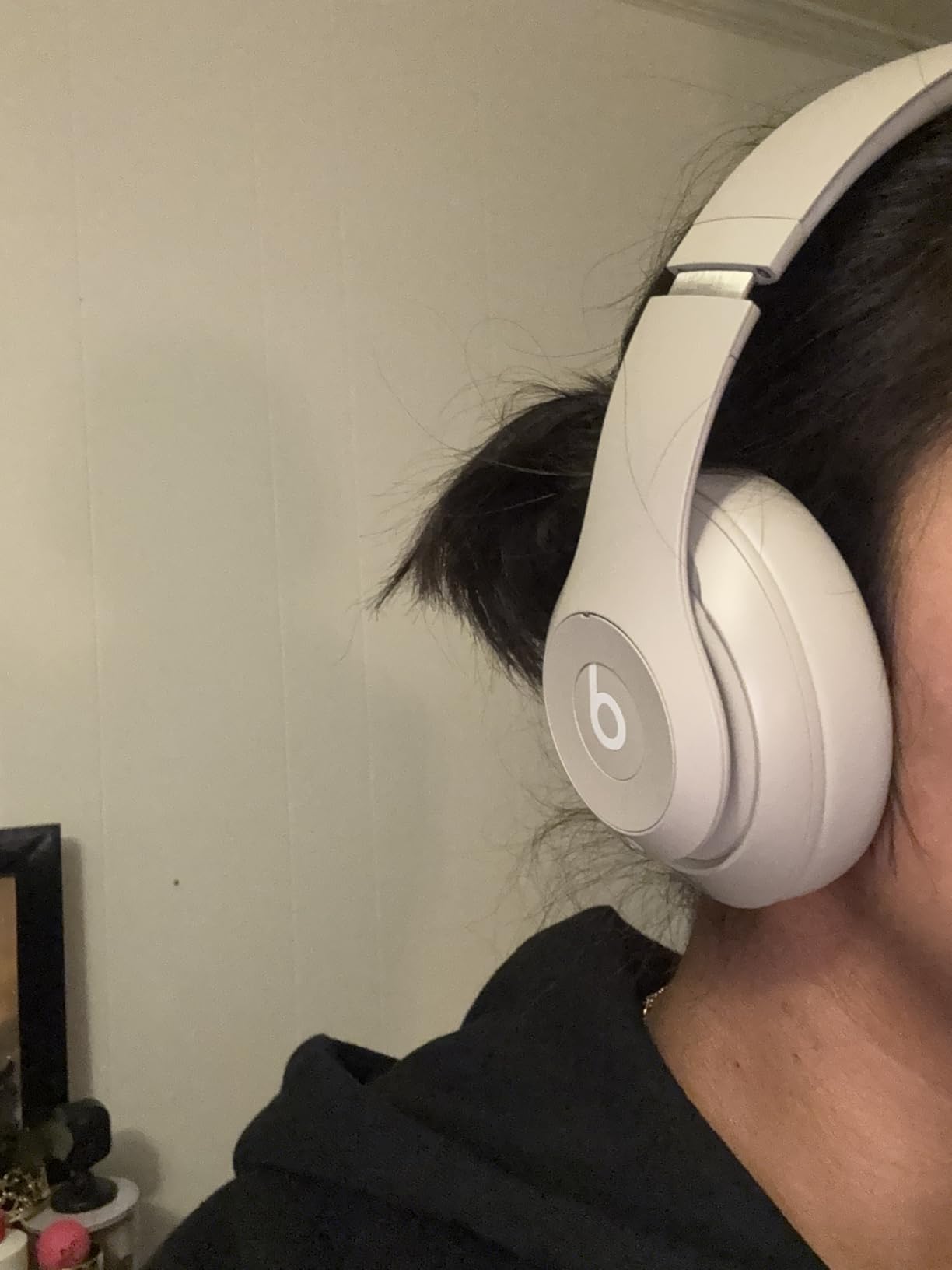 Beats Studio Pro - Wireless Bluetooth Noise Cancelling Headphones - Sandstone (Renewed) customer photo 1