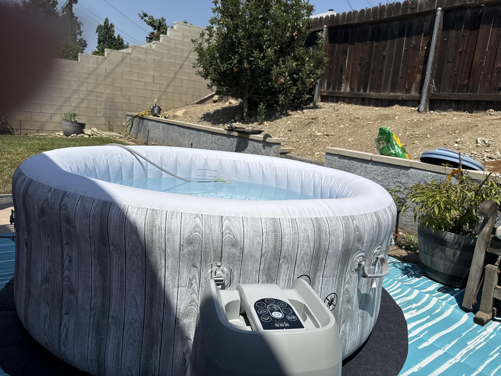 Bestway SaluSpa Fiji 2 to 4 Person Inflatable Hot Tub, Round Energy-Efficient Portable Outdoor Spa with 120 AirJets, 71