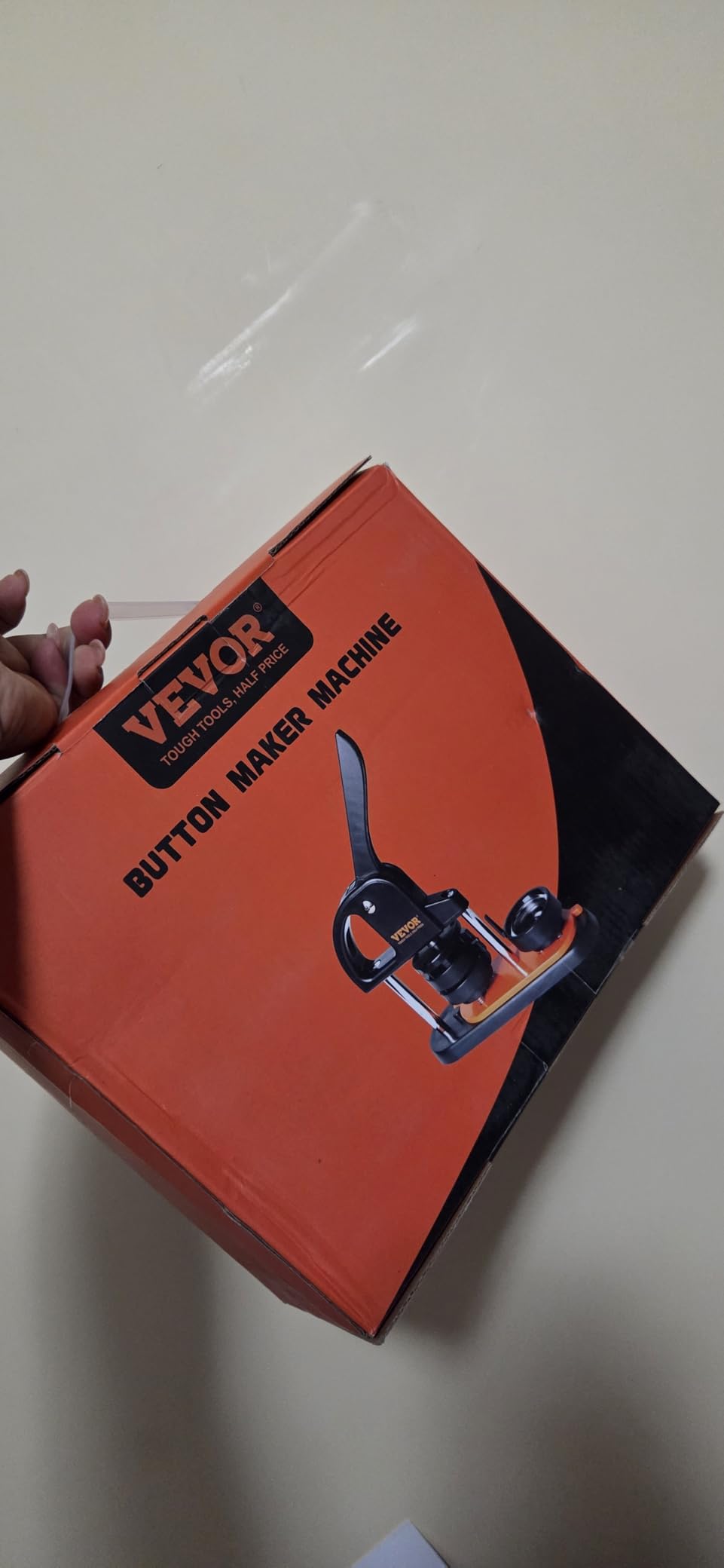 VEVOR Button Maker, 1/1.25/2.28 inch(25/32/58mm) 3-in-1 Pin Maker with 300pcs Button Parts, Ergonomic Arc Handle Punch Press Kit, Button Maker Machine with Panda Magic Book, for Children DIY Gifts customer photo 1