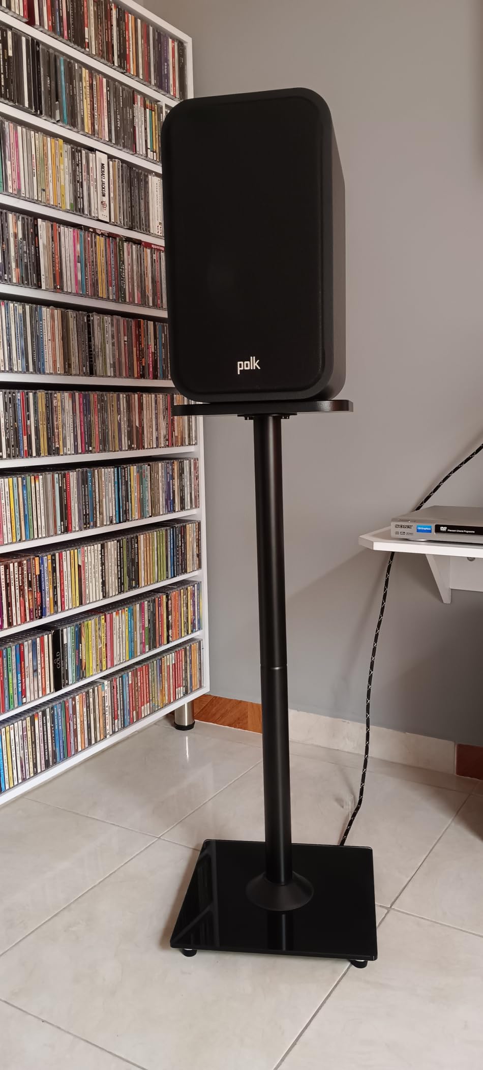 ELIVED Universal Speaker Stand Pair, 31 Inch Height Bookshelf Speaker Stands for Satellite Speaker Large Speaker Up to 22 lbs, Surround Sound Speaker Stand with Cable Management, Black, YD5022 customer photo 1