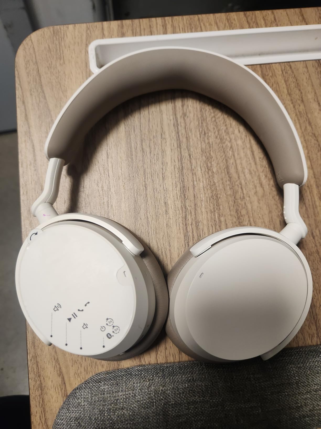 Sennheiser ACCENTUM Wireless Bluetooth Headphones Noise Cancelling - Up to 50HR Playtime, Hybrid Noise Cancelling (ANC), All-Day Comfort, Bluetooth Over Ear Headphones for School, Traveling, Black customer photo 1