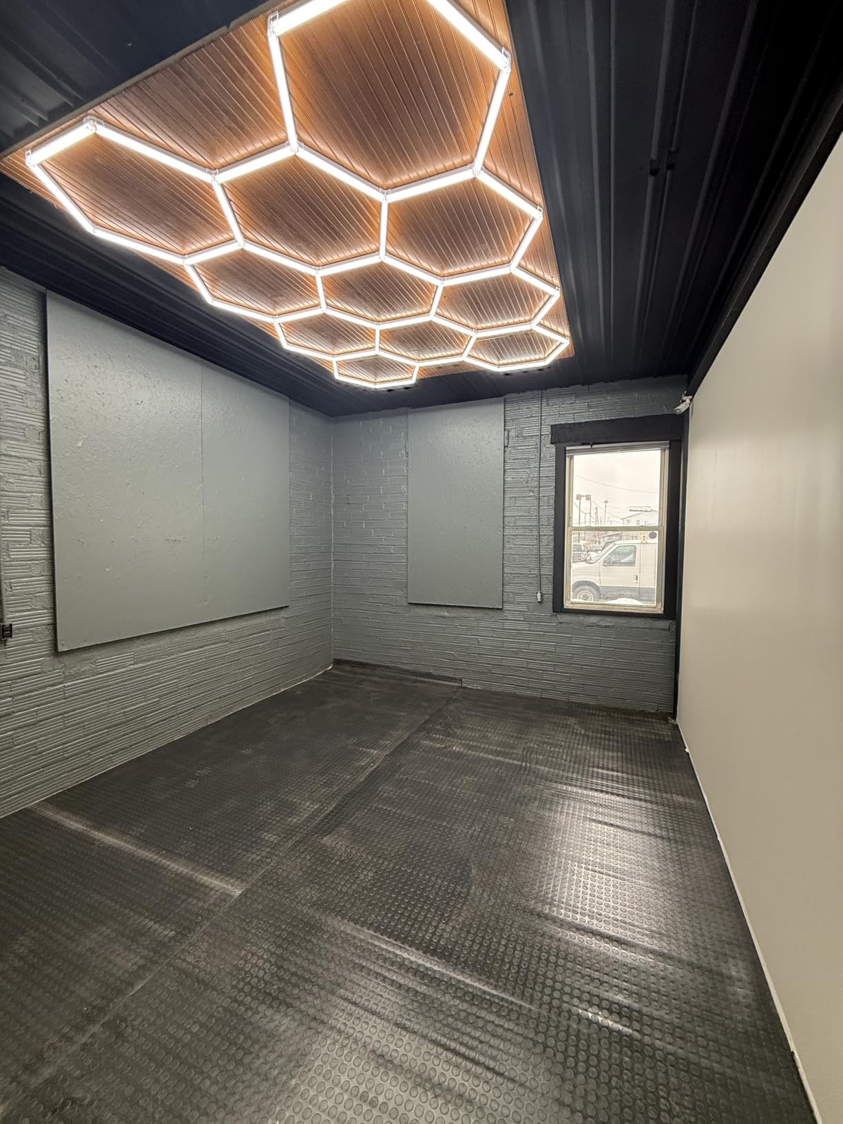 Hexagon Garage Lights: 168W 5 Grids LED Garage Lights - Easy Install 6500K Super Bright Honeycomb Light for Workshop Warehouse Car Detailing Shop Exhibition Hall Gym customer photo 1