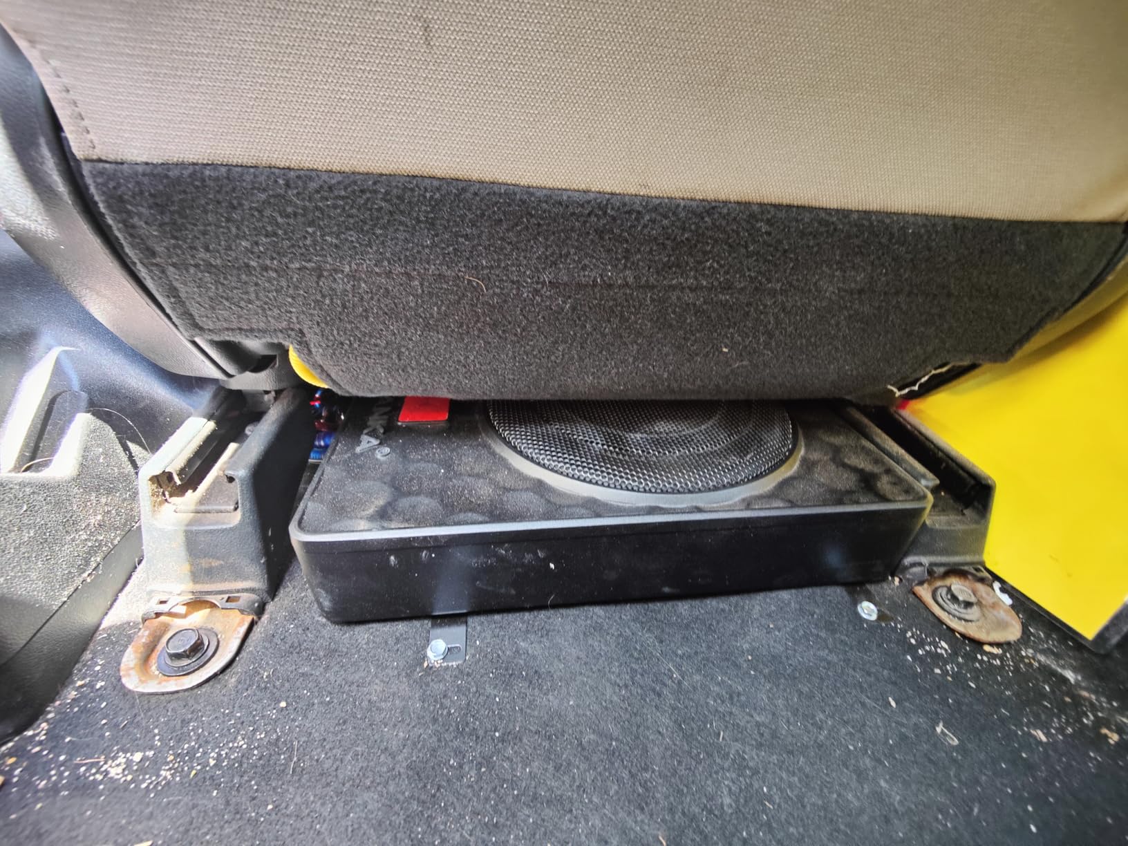 H YANKA SODA-10ASW 480W Max Power(120W RMS) 10 Inch Compact Underseat Car Subwoofer with Built-in Amp, Slim Powered Subwoofer for Car/Truck/Jeep Audio customer photo 1