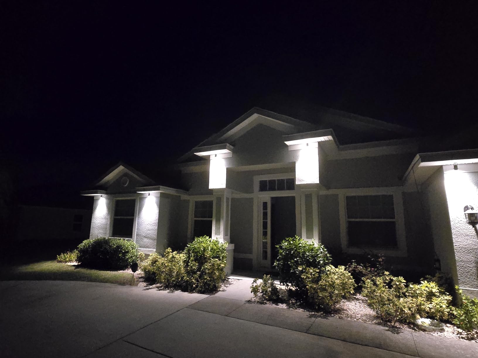 SUNVIE 300W Low Voltage Landscape Transformer with 2 Independent Control Output Landscape Lighting Transformer with Timer and Photocell Sensor 120V AC to 12/14V AC Weatherproof Low Voltage Transformer customer photo 2