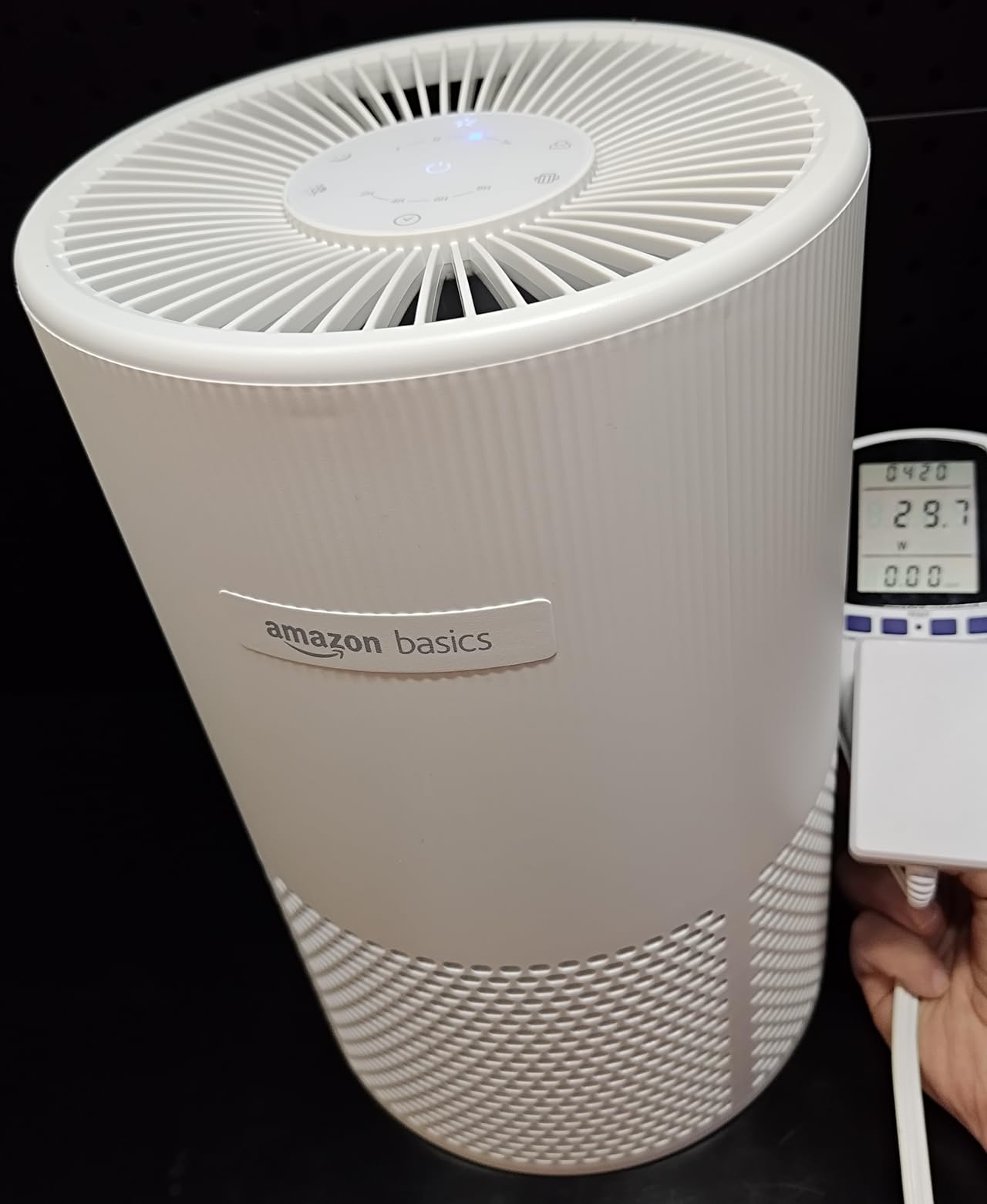 Amazon Basics Air Purifier for Home and Office, With Activated Carbon, 3 Speeds, Timer, Sleep Mode (32db), Energy Star Certificate, Covers Up to 1067 Sq ft, White customer photo 2