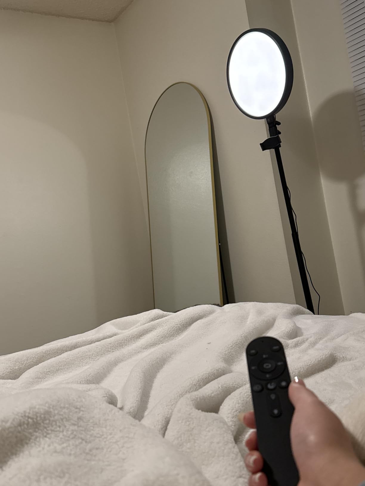 Weilisi Large Ring Light with 79 inch Stand, 6500K Professional Full-Screen Big Ring Light with Stand and Phone Holder, Selfie Light with Remote for Studio Video Photography, TikTok, YouTube, Live Stream customer photo 1