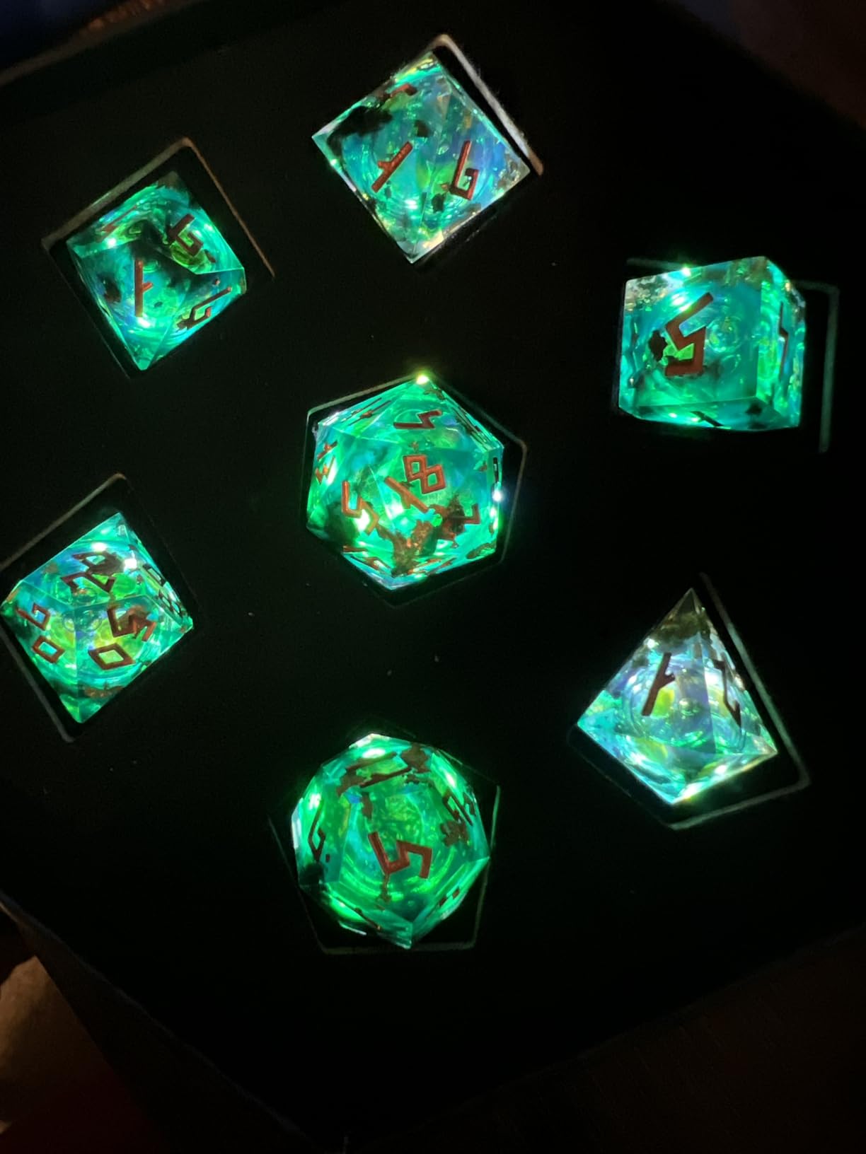 HEIMDALLR Liquid Core Dice Set with First Ever LED Display Case - 7-PC Hand-Painted Sharp Edge DND Dice Set with Gift Dice Box (Fenrir's Shadow) customer photo 1