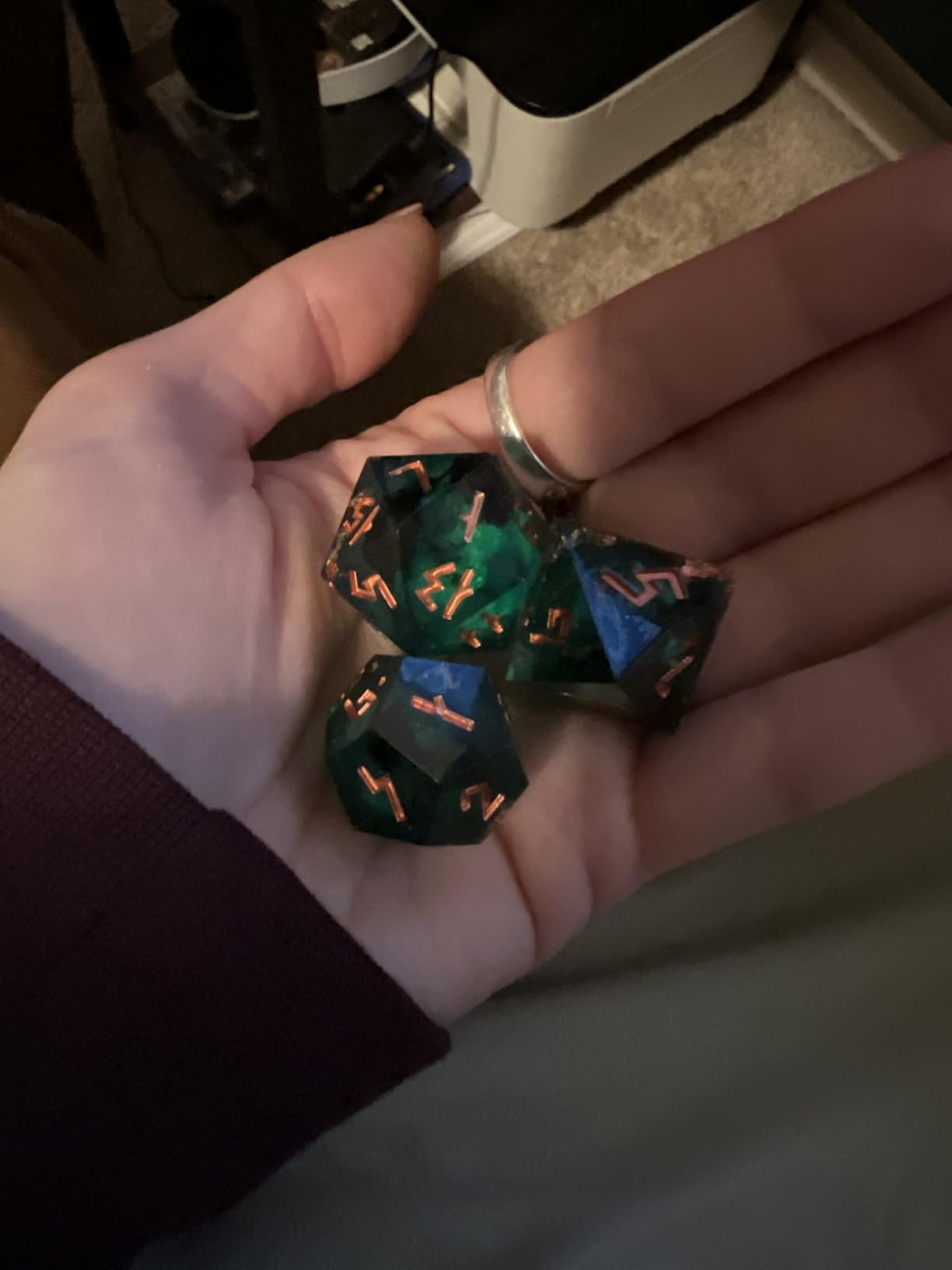 HEIMDALLR Liquid Core Dice Set with First Ever LED Display Case - 7-PC Hand-Painted Sharp Edge DND Dice Set with Gift Dice Box (Fenrir's Shadow) customer photo 2