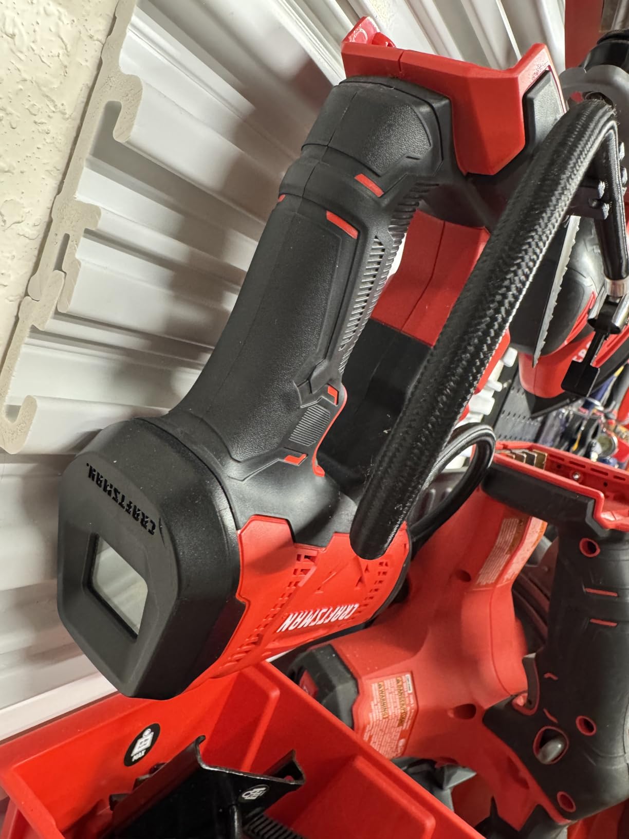 Craftsman V20 Air Compressor Portable, Cordless Tire Inflator, Up To 150 PSI Tire Pump, with Digital Pressure Gauge, Tool Only (CMCE521B) customer photo 2