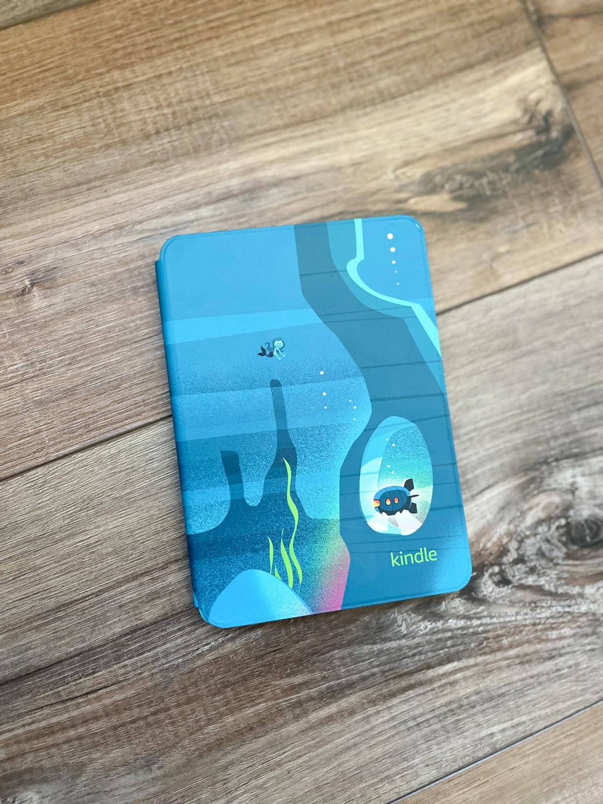 Kindle Kids 16GB (newest model) - If it breaks, we will replace it, includes ad-free books and cover, with glare-free display, faster page turns - Space Whale customer photo 1