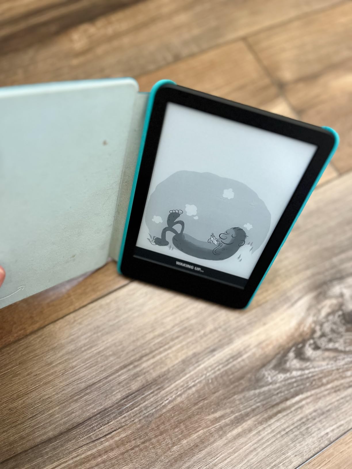 Kindle Kids 16GB (newest model) - If it breaks, we will replace it, includes ad-free books and cover, with glare-free display, faster page turns - Space Whale customer photo 2