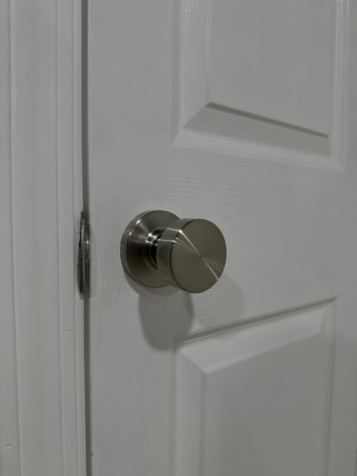 Kwikset Pismo Interior Passage Door Knob, Handle for Closet and Hallway Doors, Non-Locking Doorknob, Satin Brass, Round, Microban Protection customer photo 2