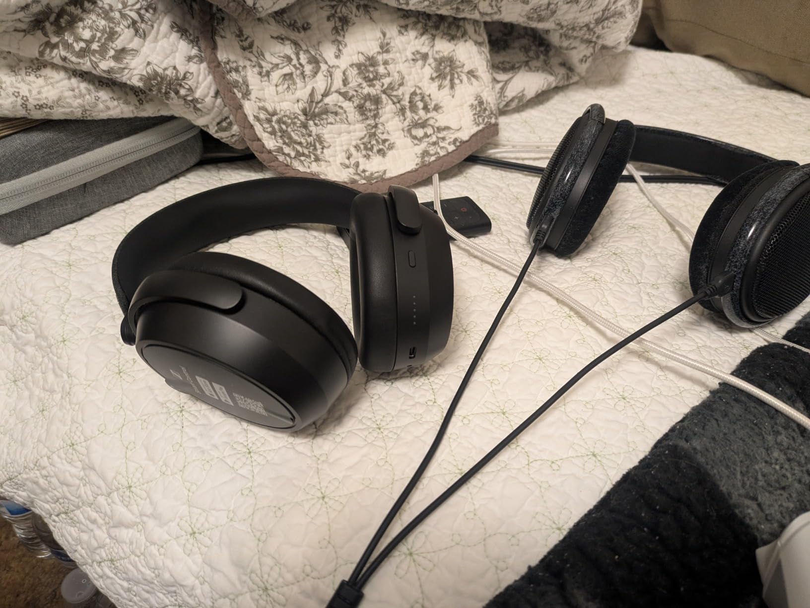 Sennheiser MOMENTUM 4 Wireless Over-Ear Headphones - Bluetooth Headset for Clear Calls with Adaptive Noise Cancellation, Up to 60HR Playtime customer photo 2