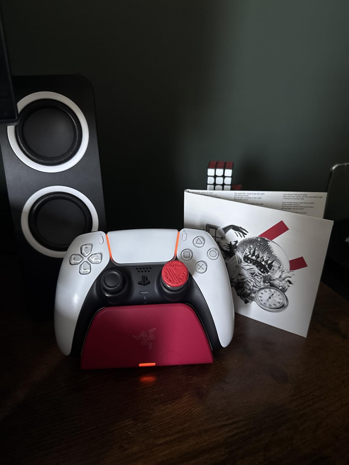 Razer Quick Charging Stand for PlayStation 5 customer photo 1