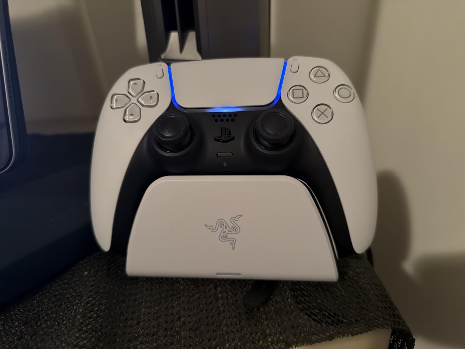 Razer Quick Charging Stand for PlayStation 5 customer photo 2