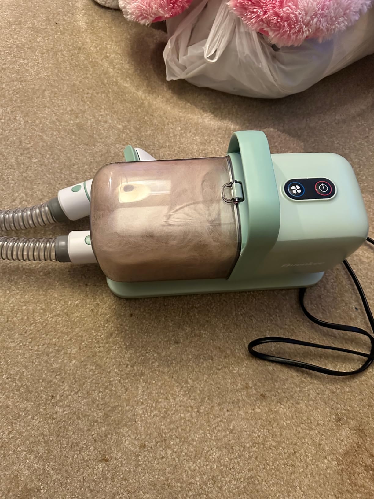 Dog Grooming Kit with Vacuum, 15000Pa Pet Hair Clipper and Shedding Brush, 50dB Low Noise, 2L Capacity, White customer photo 2